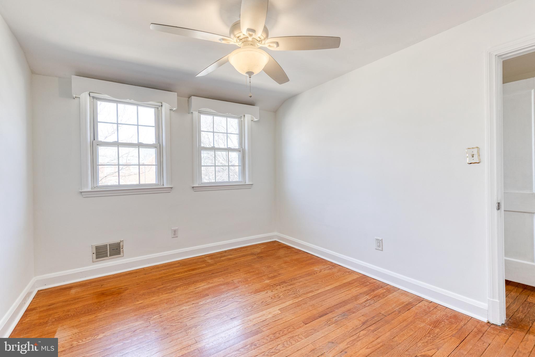 KNETTISHALL - Residential Lease