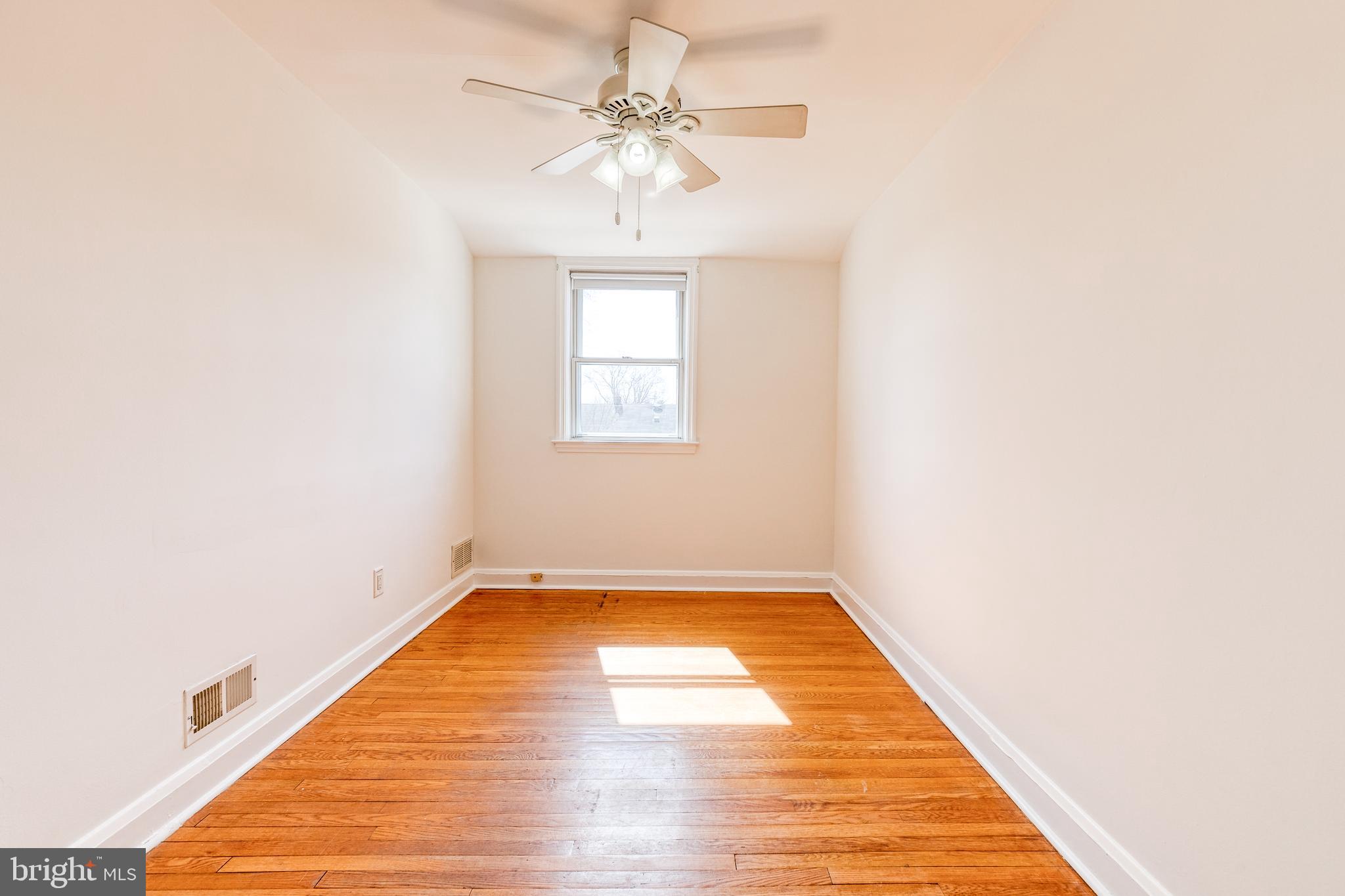 KNETTISHALL - Residential Lease