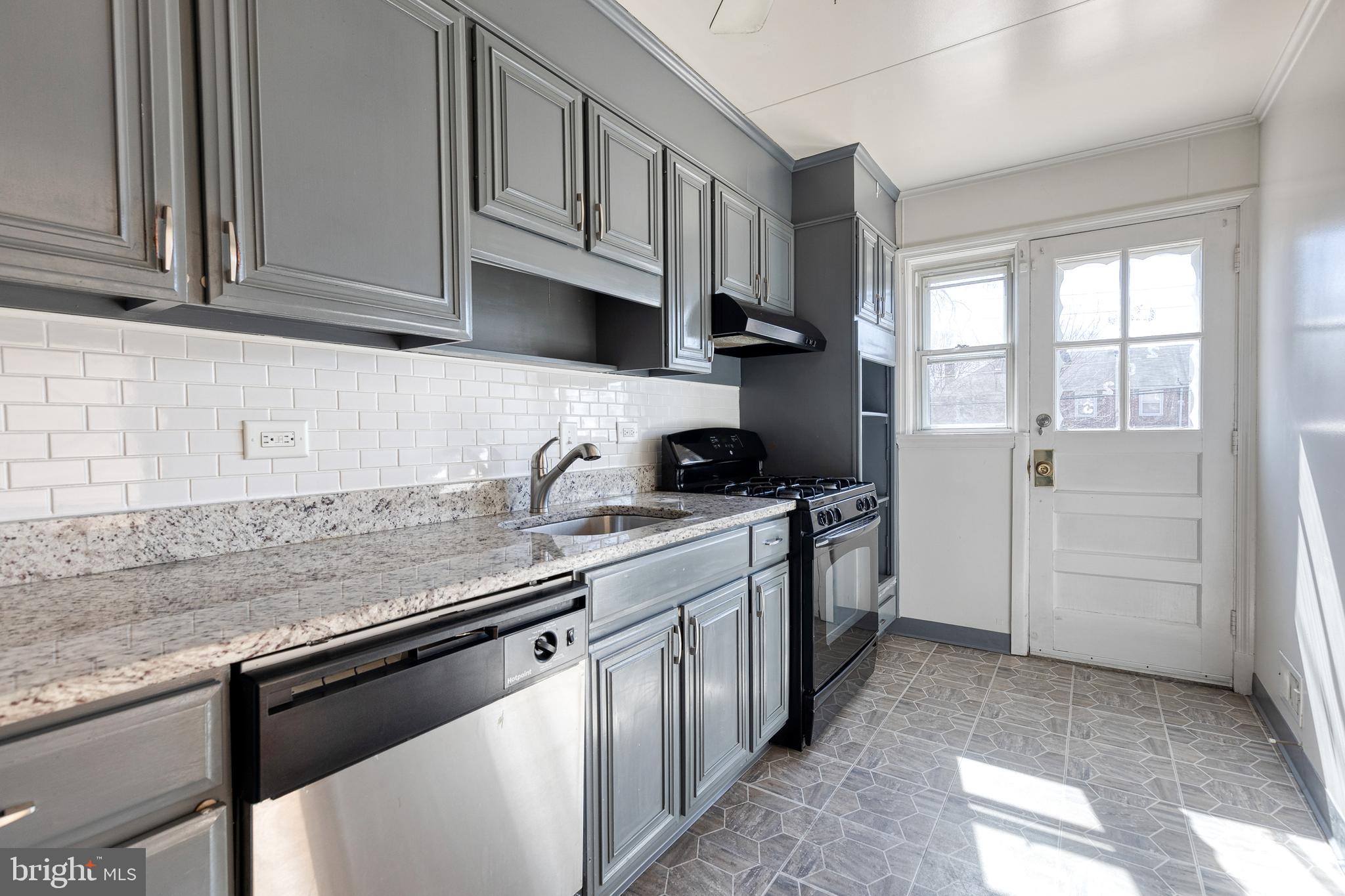 KNETTISHALL - Residential Lease