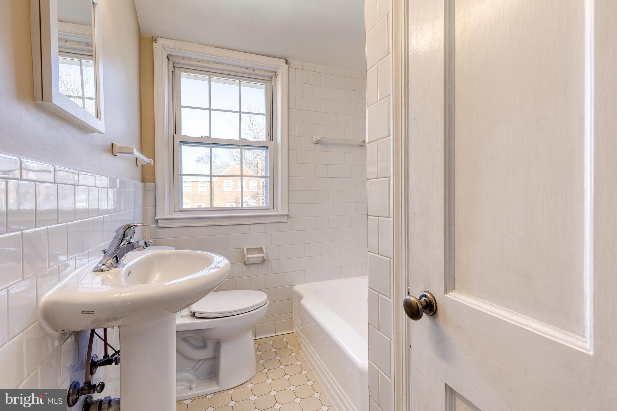 KNETTISHALL - Residential Lease