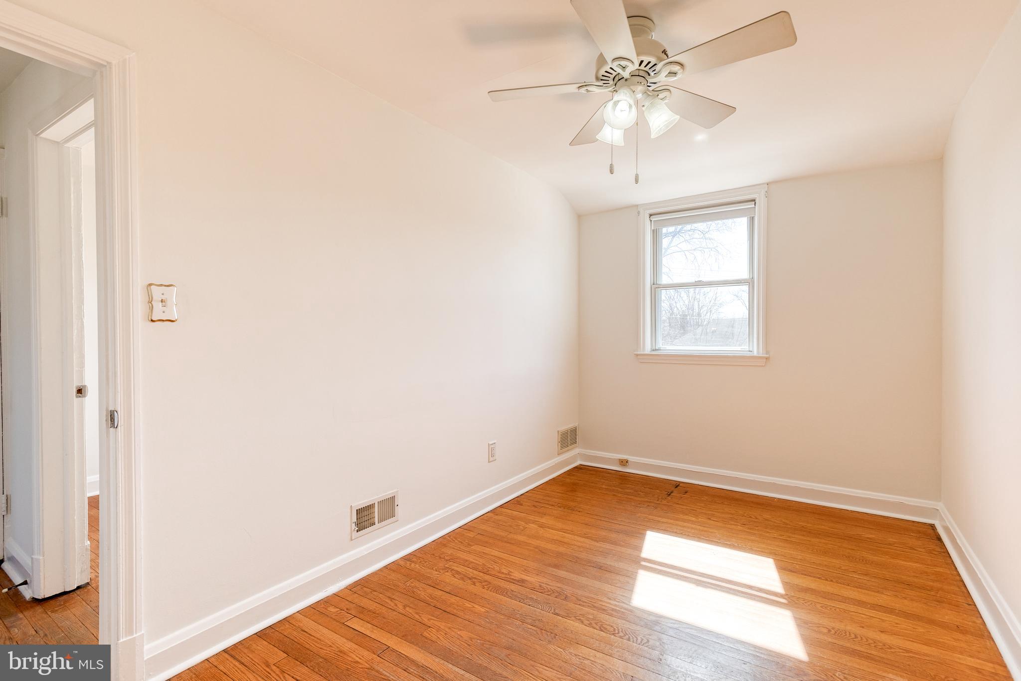 KNETTISHALL - Residential Lease