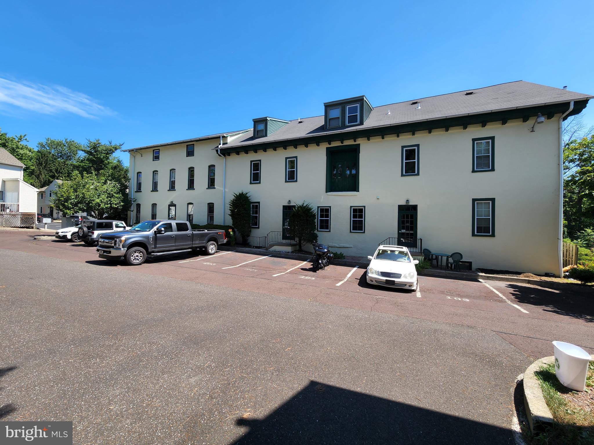 320 N MAIN STREET 202