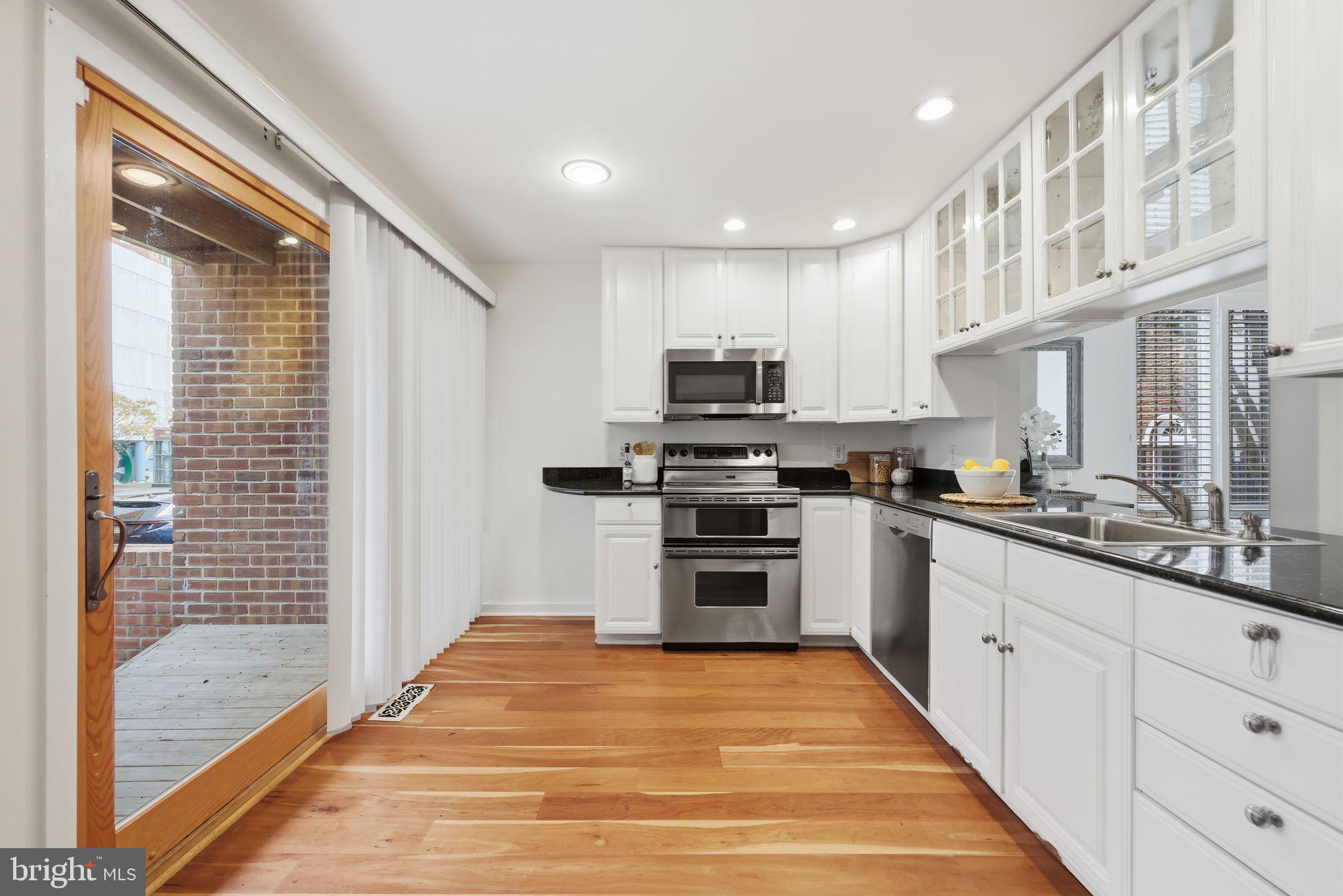 WASHINGTON SQ WEST - Residential