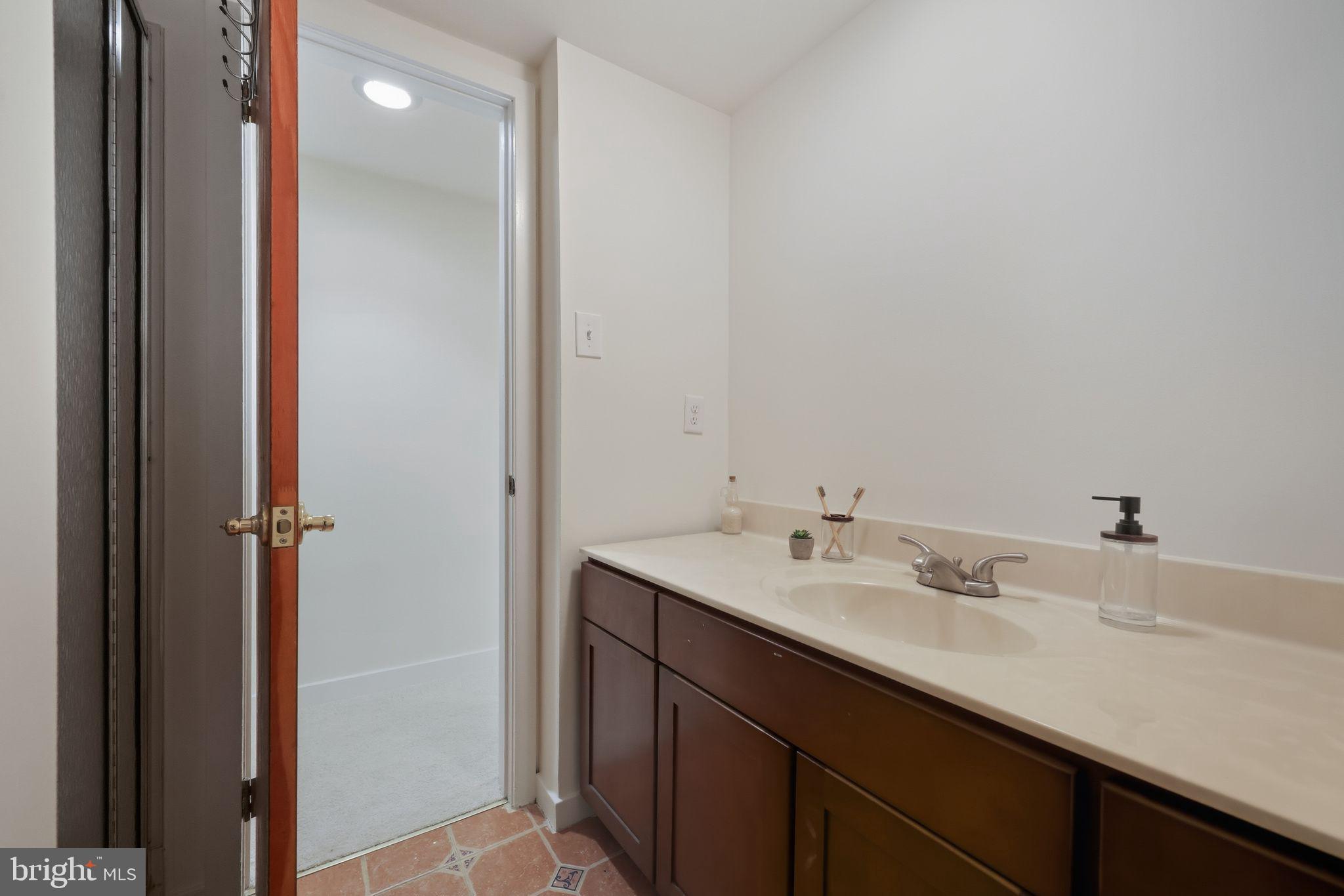 WASHINGTON SQ WEST - Residential