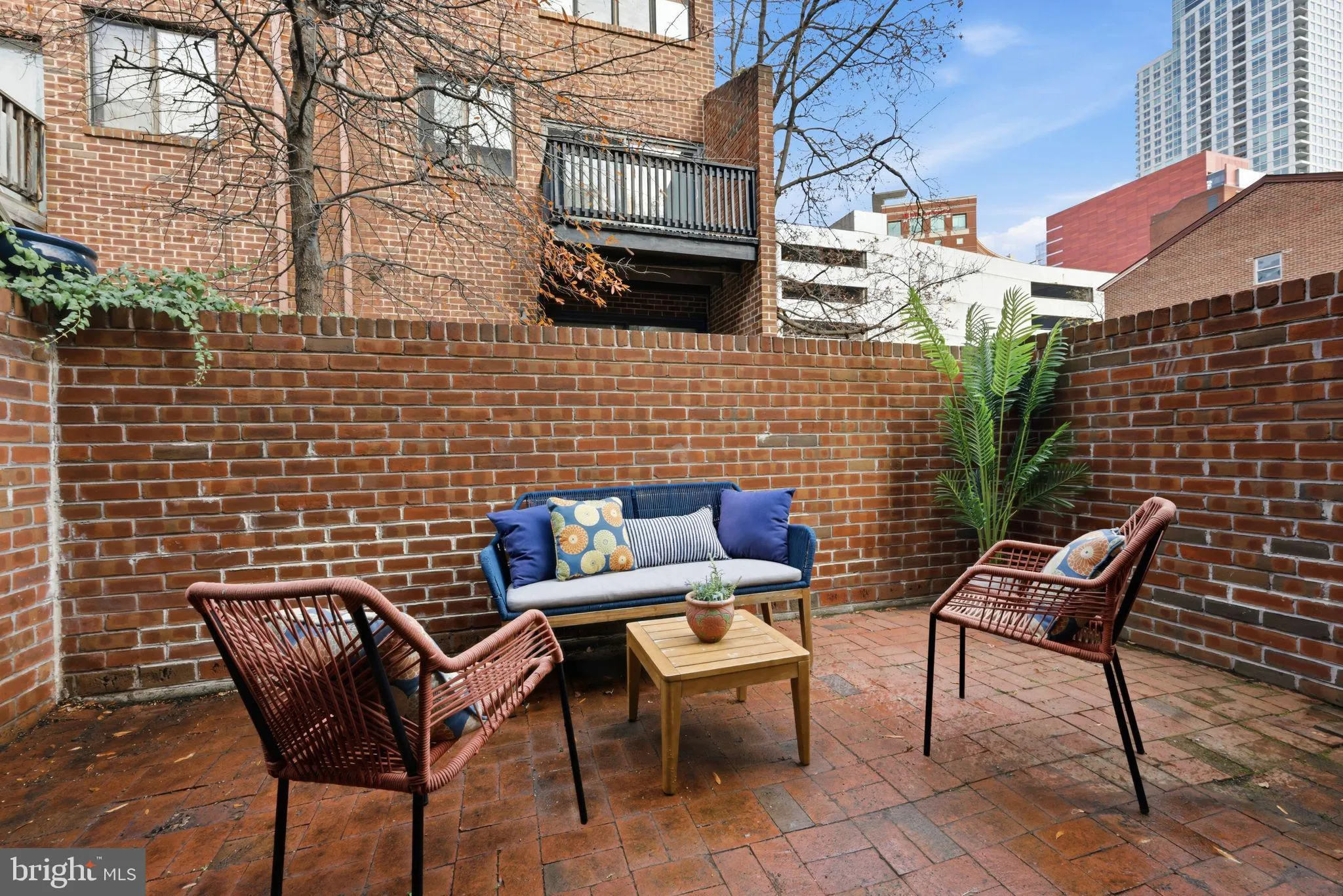 Philadelphia, Pennsylvania 19107, United States, 3 Bedrooms Bedrooms, ,3 BathroomsBathrooms,Residential,Contingent,251986