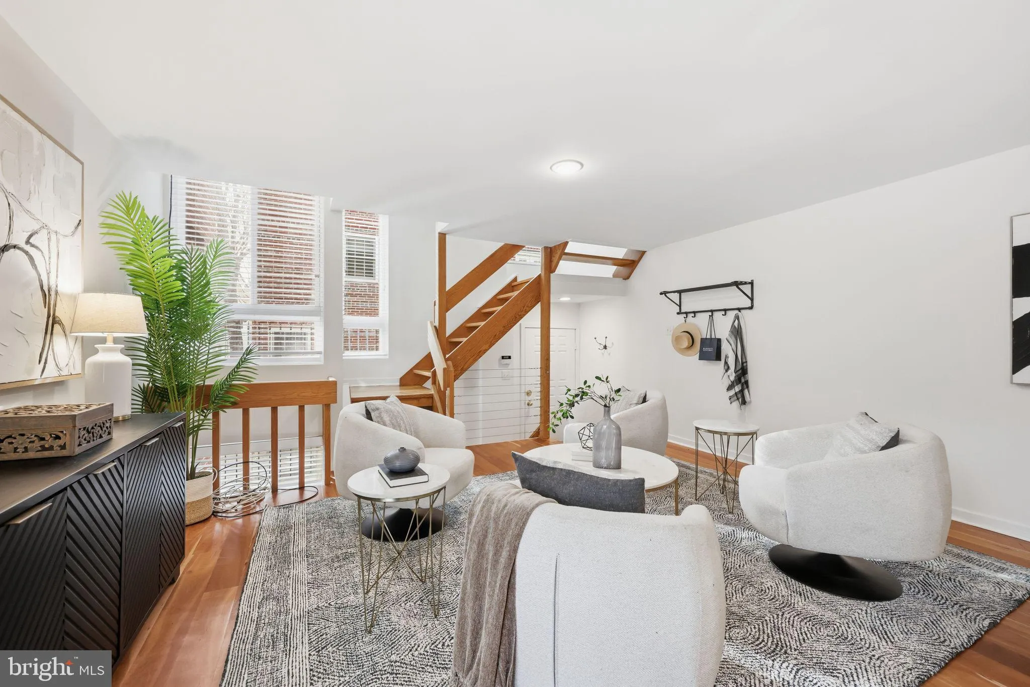 Philadelphia, Pennsylvania 19107, United States, 3 Bedrooms Bedrooms, ,3 BathroomsBathrooms,Residential,Contingent,251986