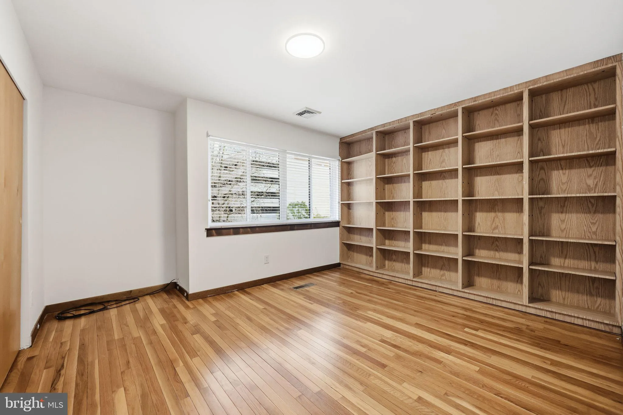 Philadelphia, Pennsylvania 19107, United States, 3 Bedrooms Bedrooms, ,3 BathroomsBathrooms,Residential,Contingent,251986