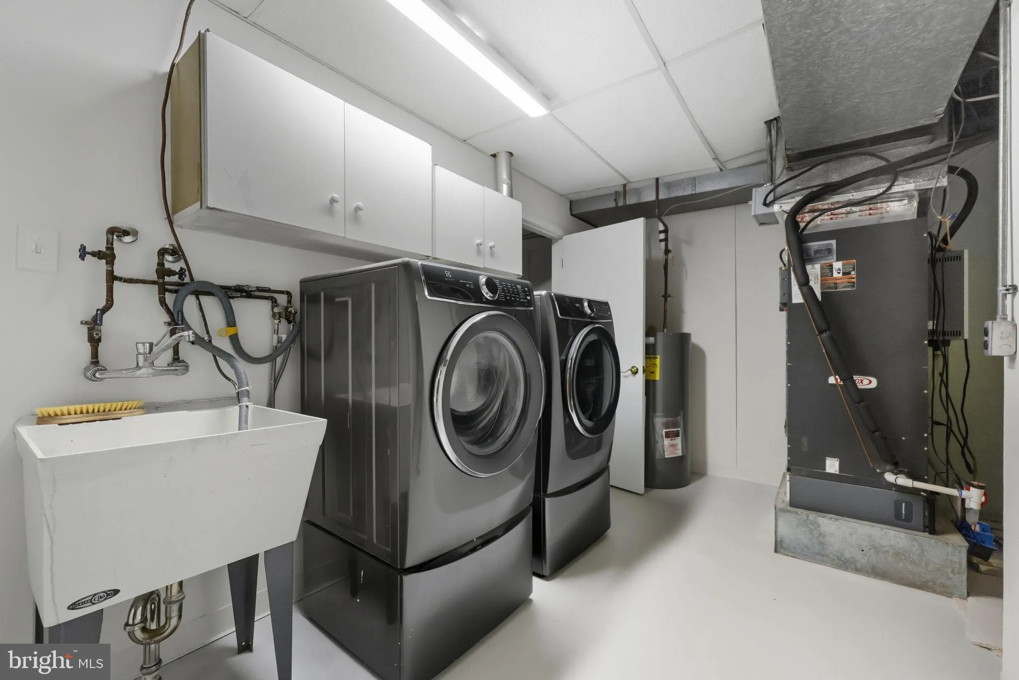 Philadelphia, Pennsylvania 19107, United States, 3 Bedrooms Bedrooms, ,3 BathroomsBathrooms,Residential,Contingent,251986