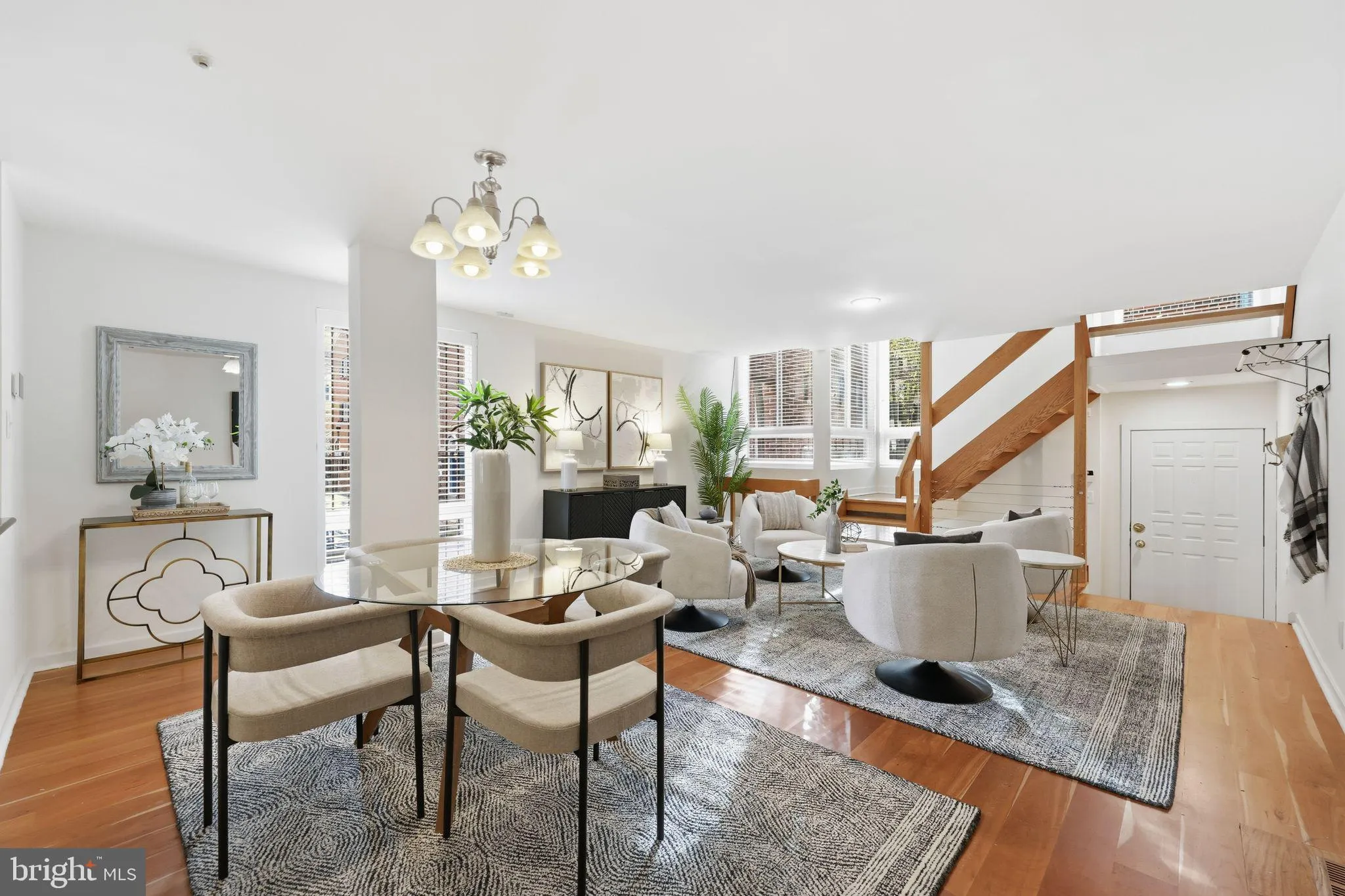 Philadelphia, Pennsylvania 19107, United States, 3 Bedrooms Bedrooms, ,3 BathroomsBathrooms,Residential,Contingent,251986