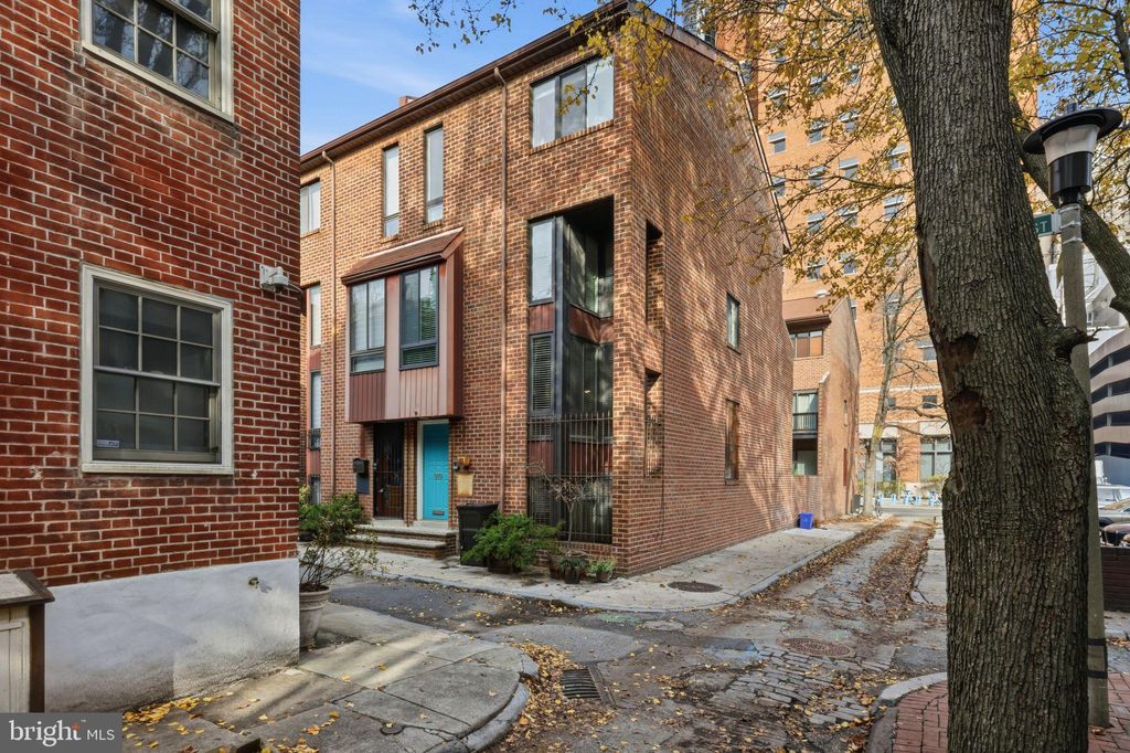 Photo of 919 Latimer Street, PHILADELPHIA, PA 19107 (MLS # PAPH2562002)