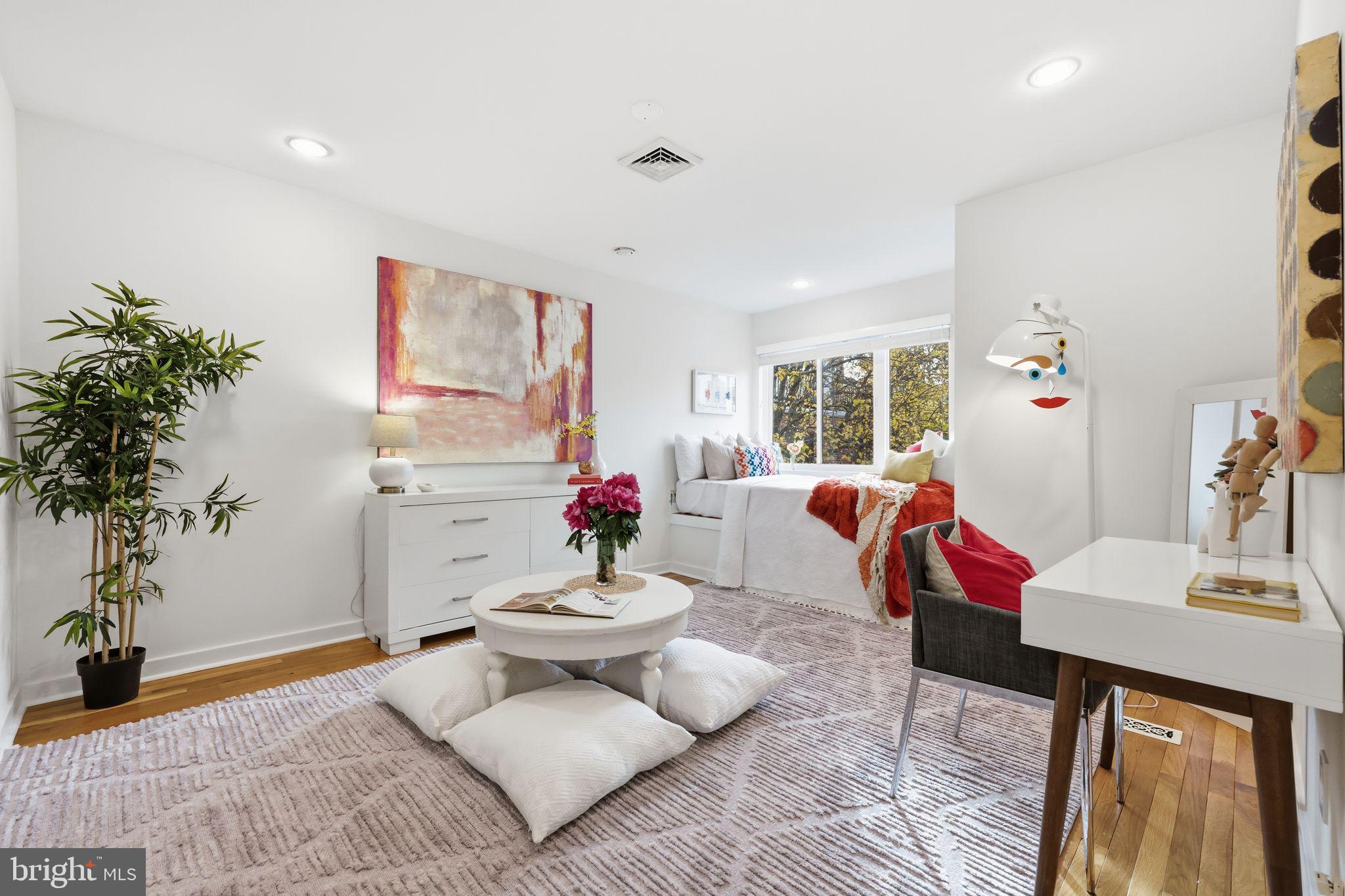 WASHINGTON SQ WEST - Residential