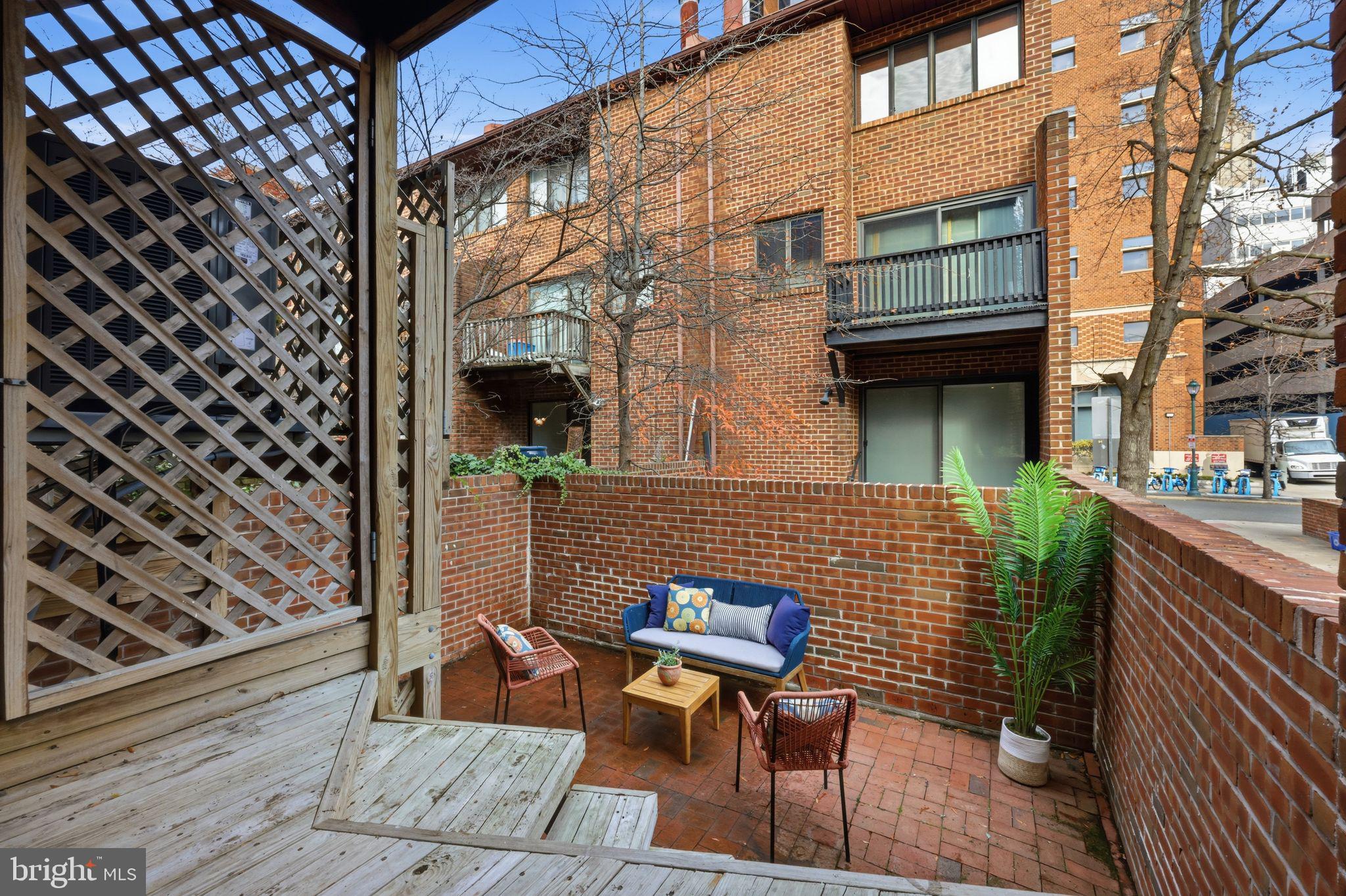 WASHINGTON SQ WEST - Residential