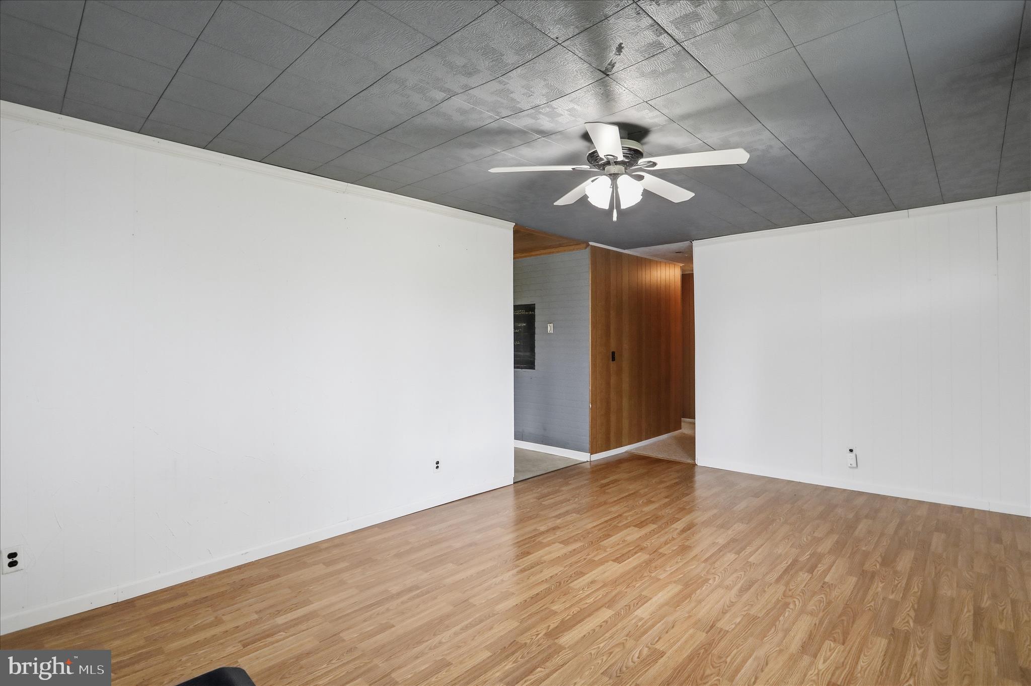 LOCH LYNN HEIGHTS - Residential