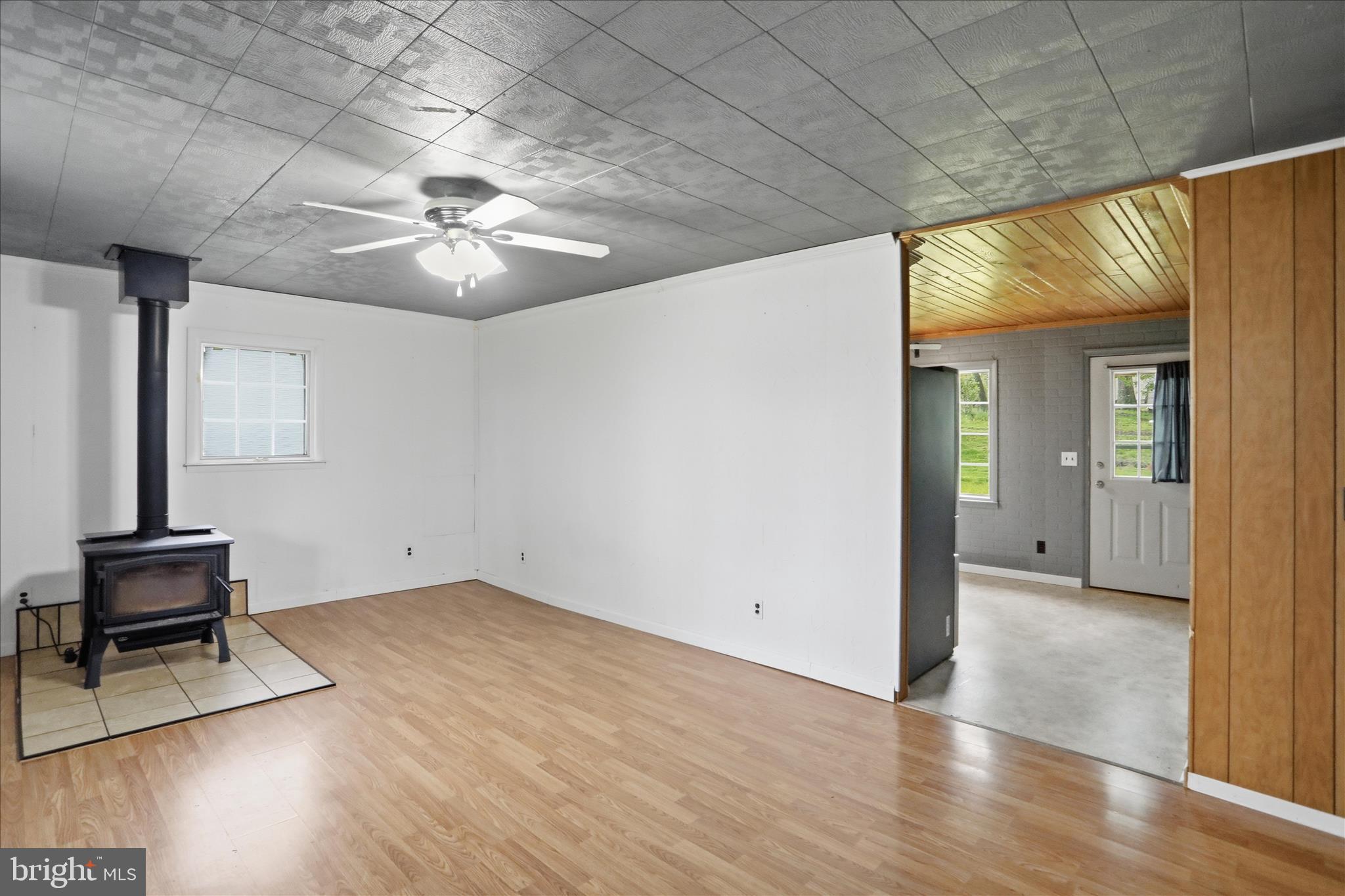 LOCH LYNN HEIGHTS - Residential