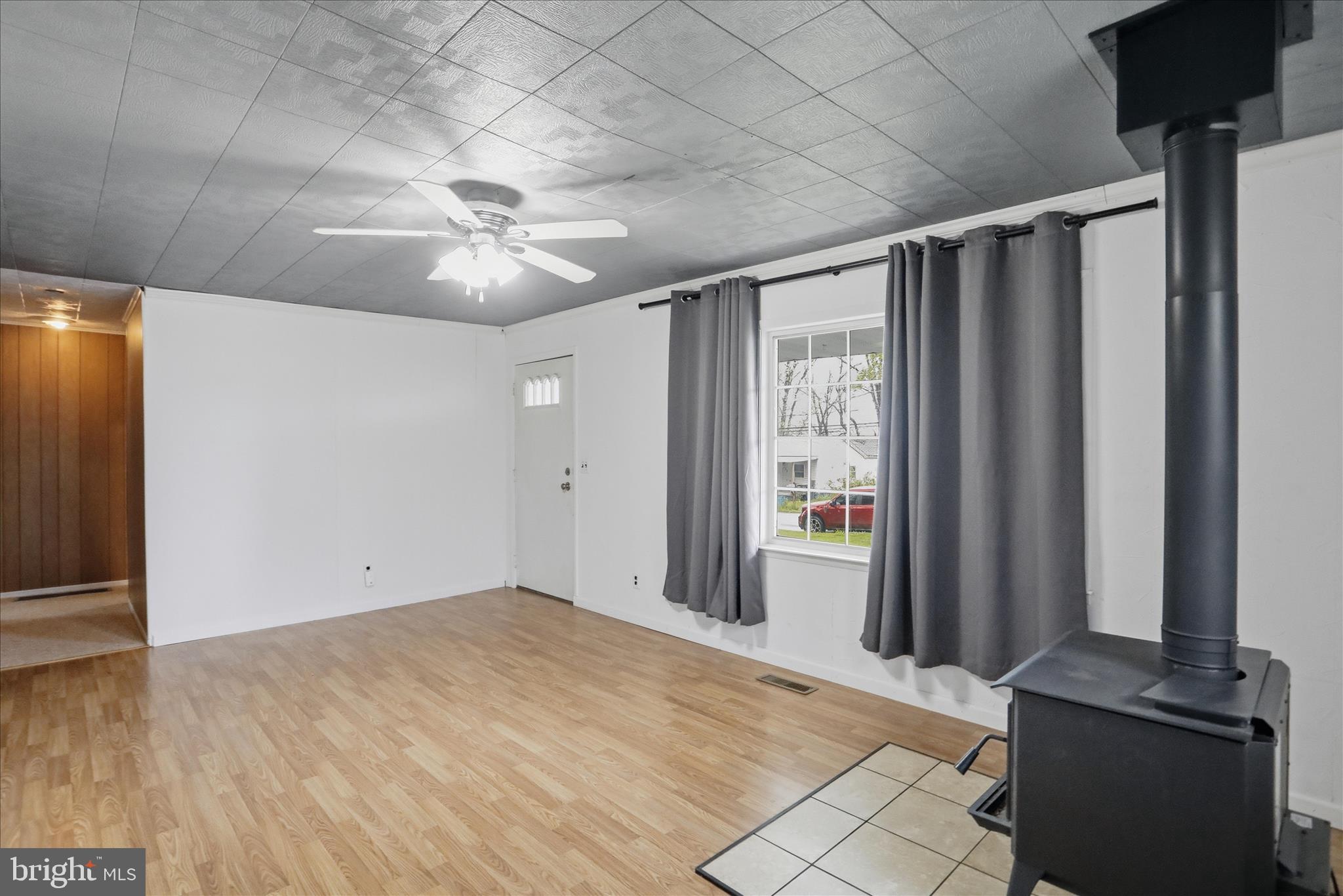 LOCH LYNN HEIGHTS - Residential