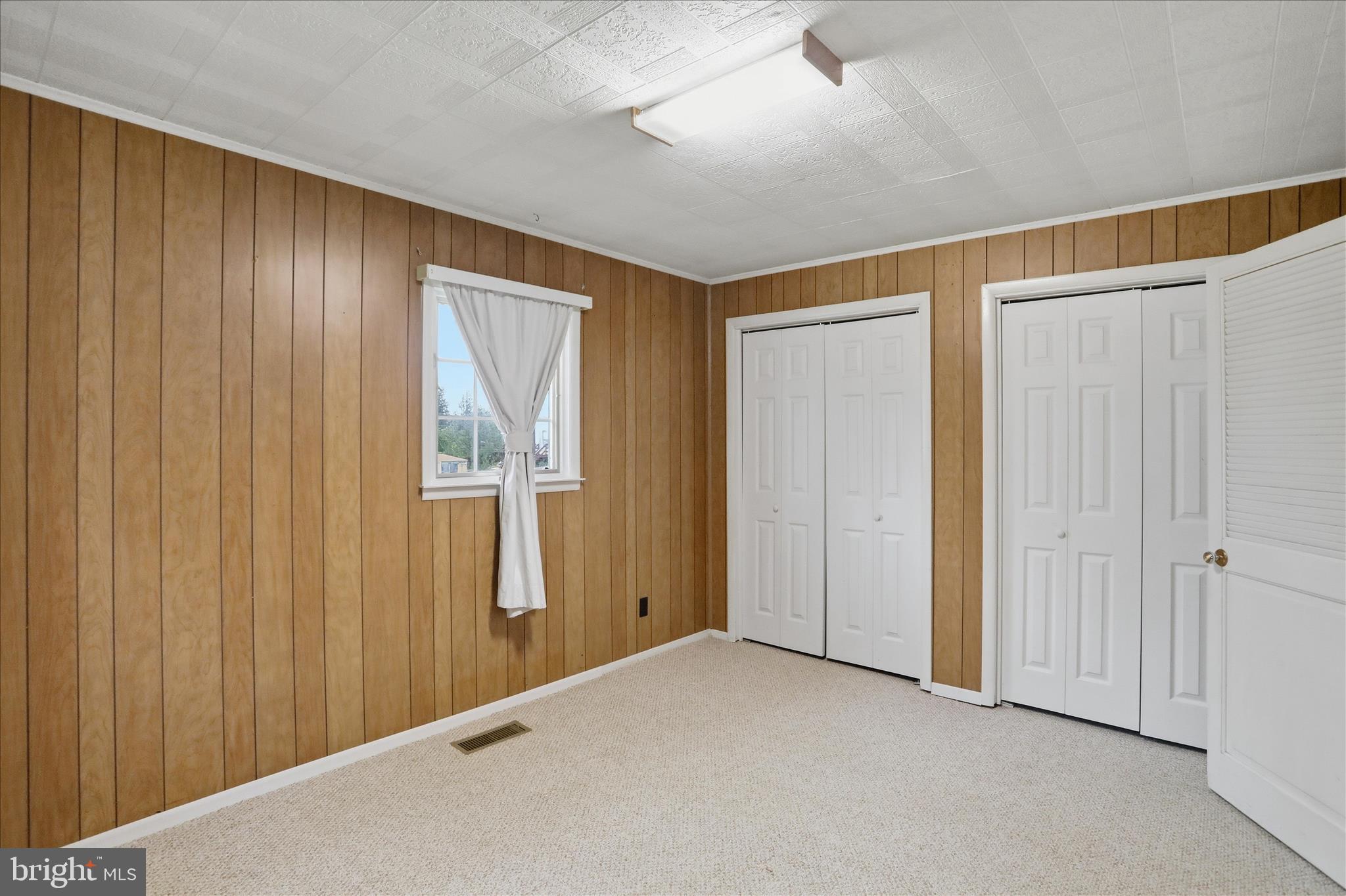 LOCH LYNN HEIGHTS - Residential