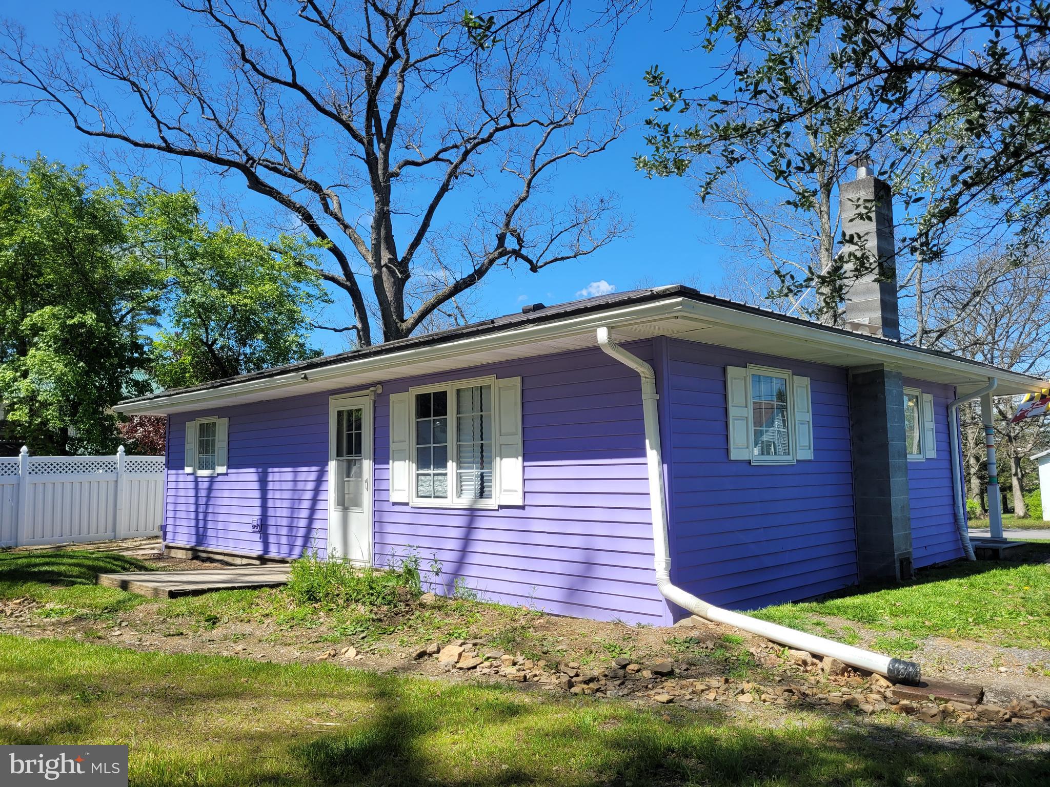 LOCH LYNN HEIGHTS - Residential