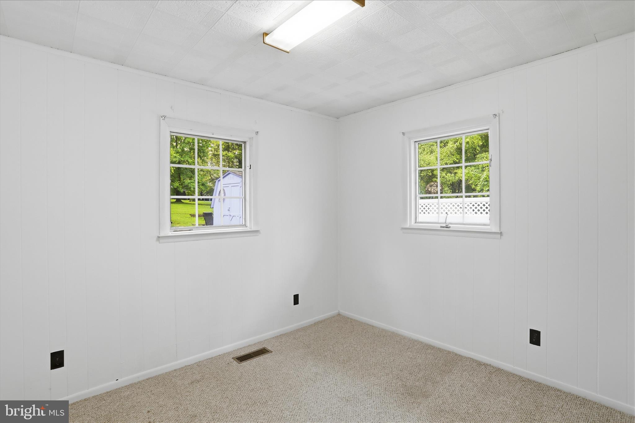 LOCH LYNN HEIGHTS - Residential