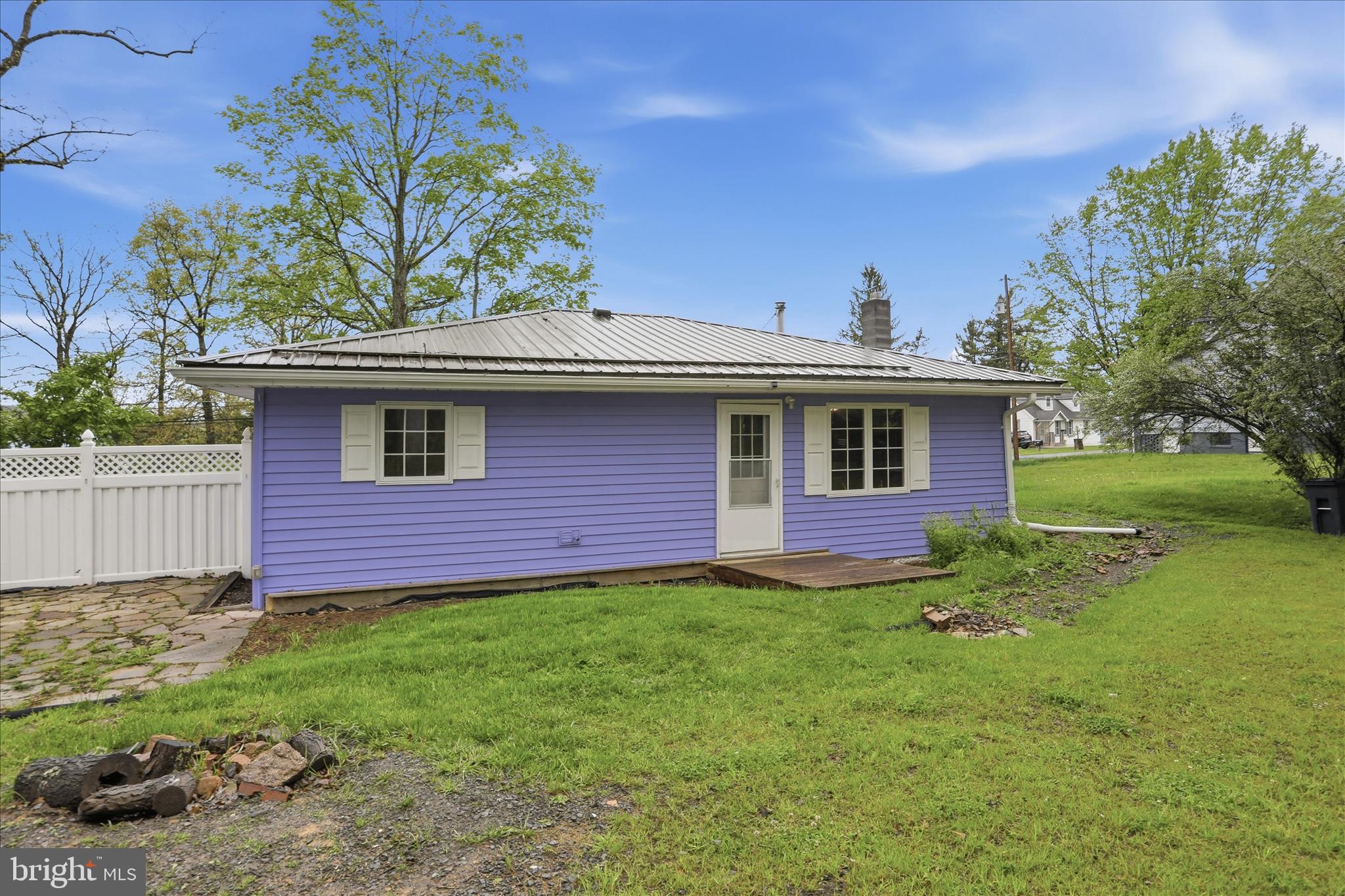 LOCH LYNN HEIGHTS - Residential