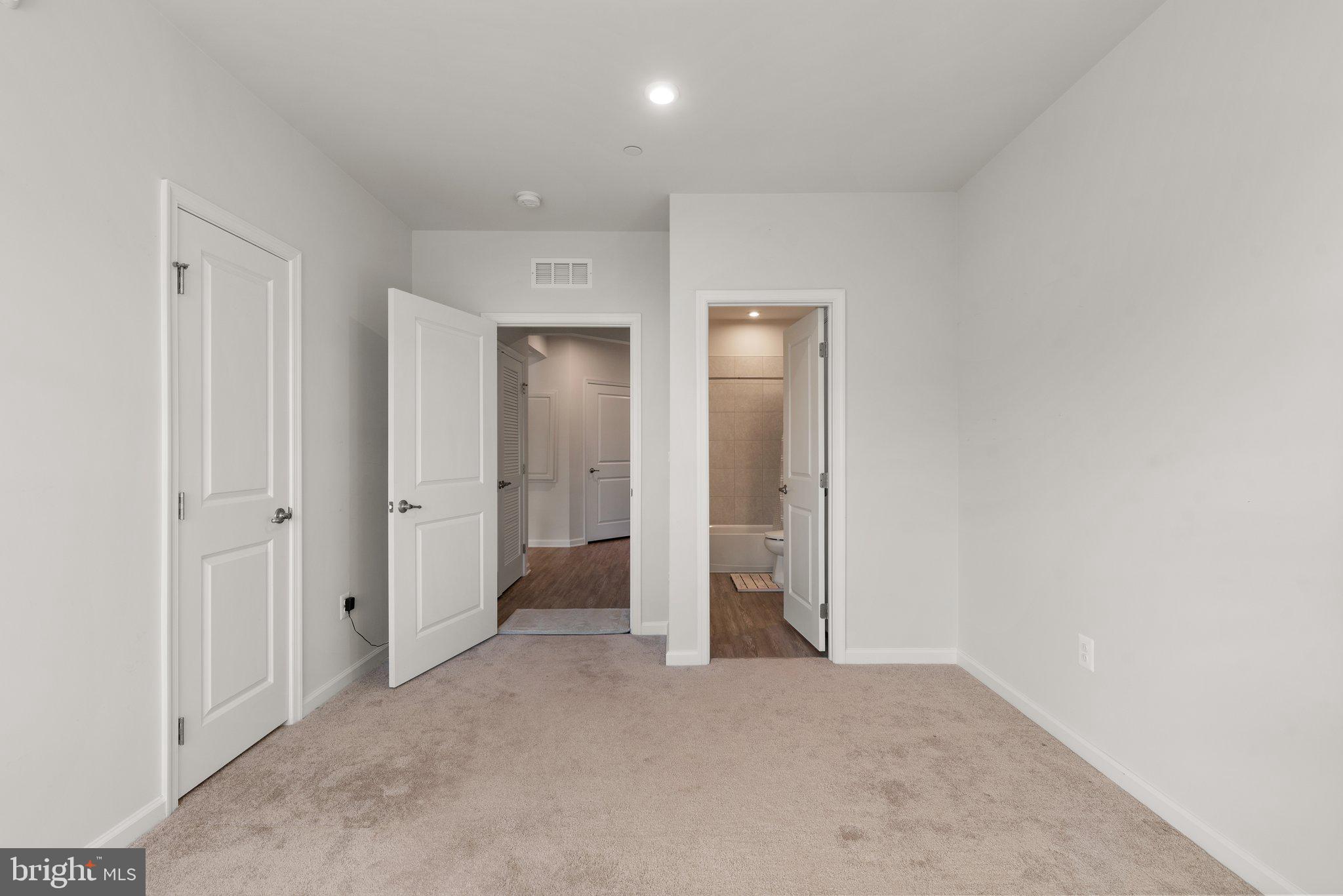 ELLICOTTS RETREAT - Residential