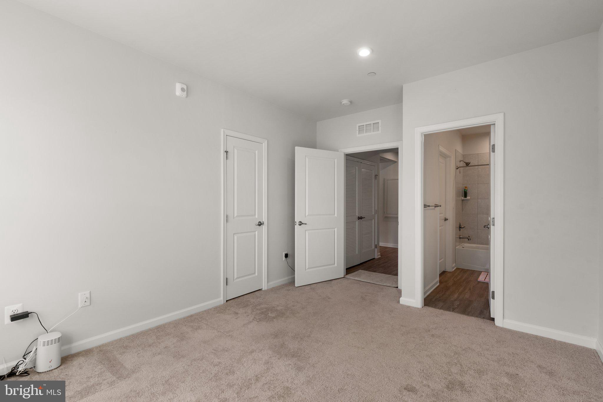 ELLICOTTS RETREAT - Residential