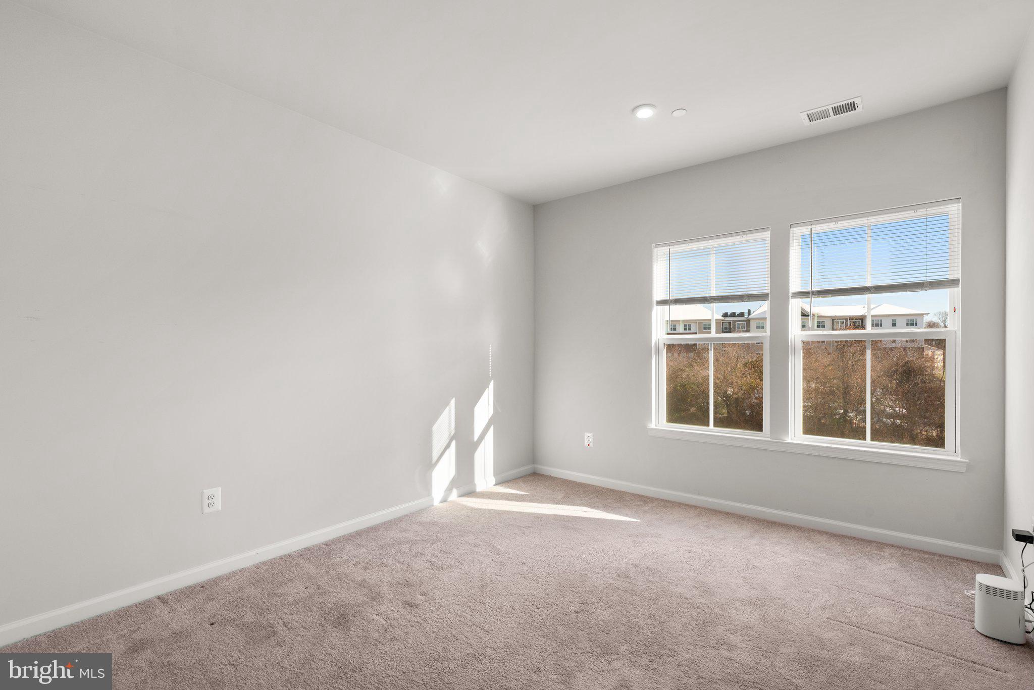 ELLICOTTS RETREAT - Residential