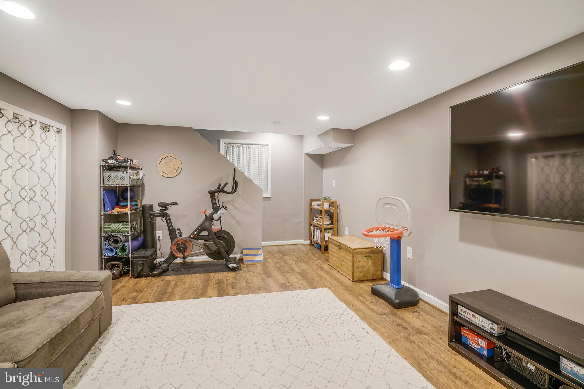 ARLINGTON FOREST - Residential