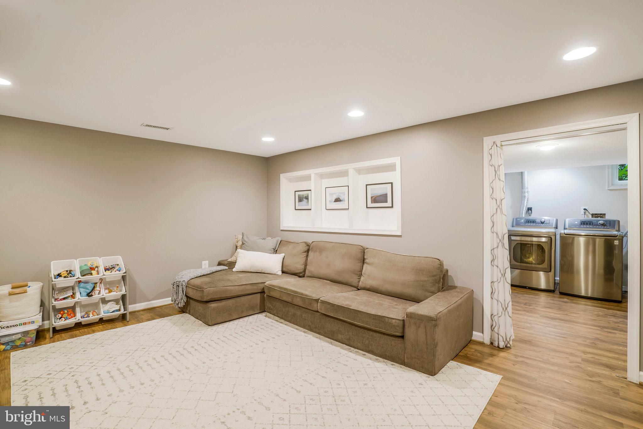 ARLINGTON FOREST - Residential