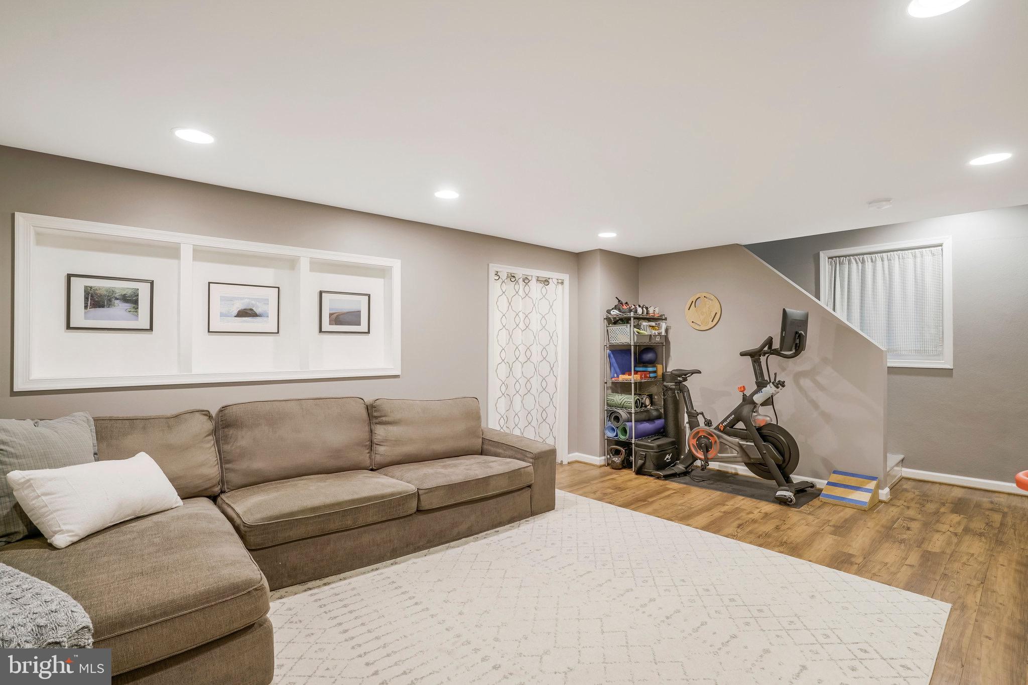 ARLINGTON FOREST - Residential