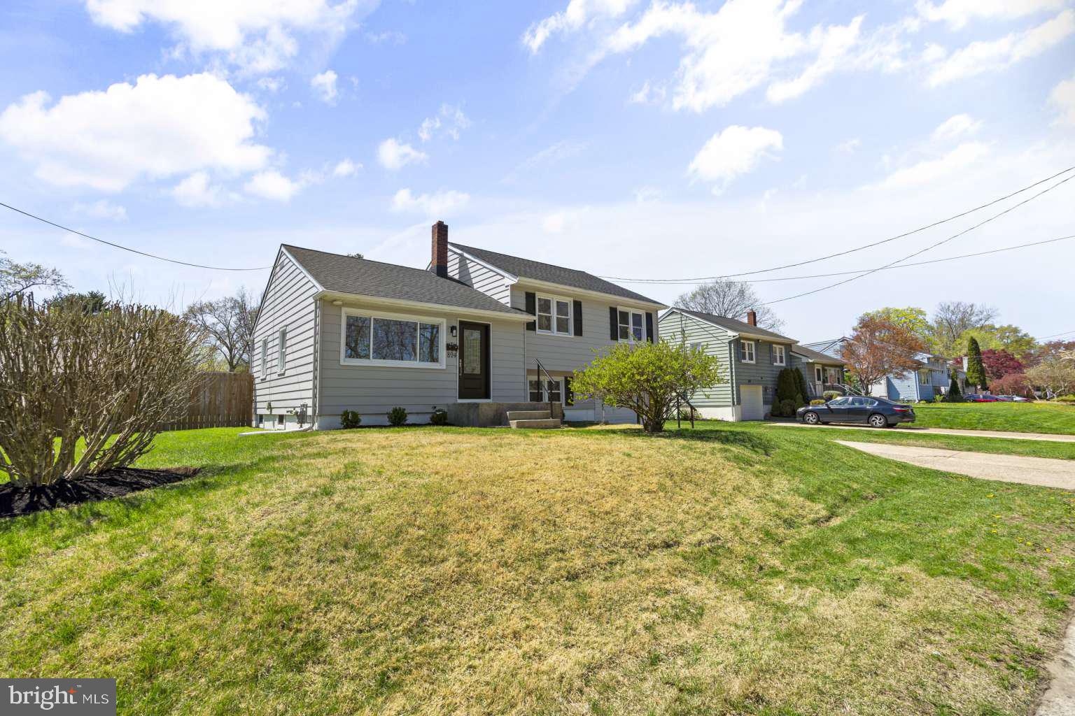 894 WOODLANE ROAD