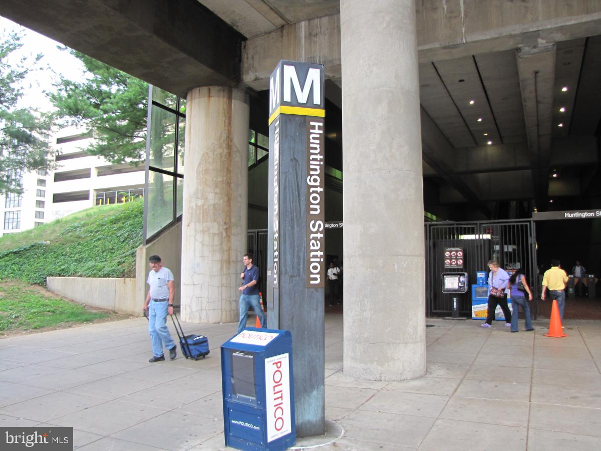 MONTEBELLO - Residential Lease