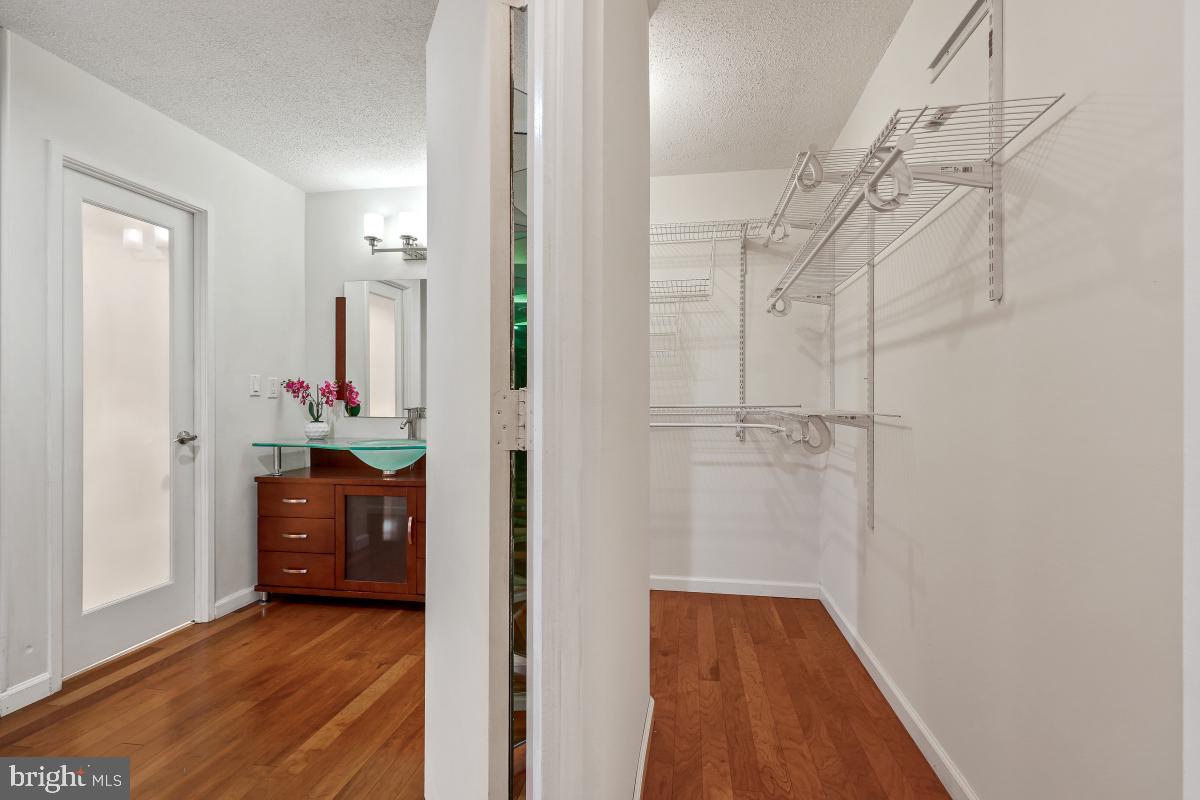 MONTEBELLO - Residential Lease