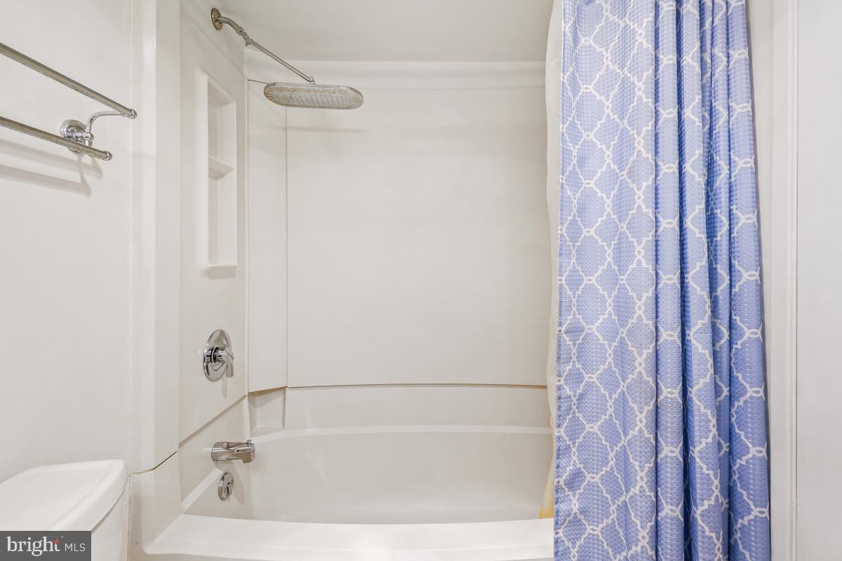 MONTEBELLO - Residential Lease