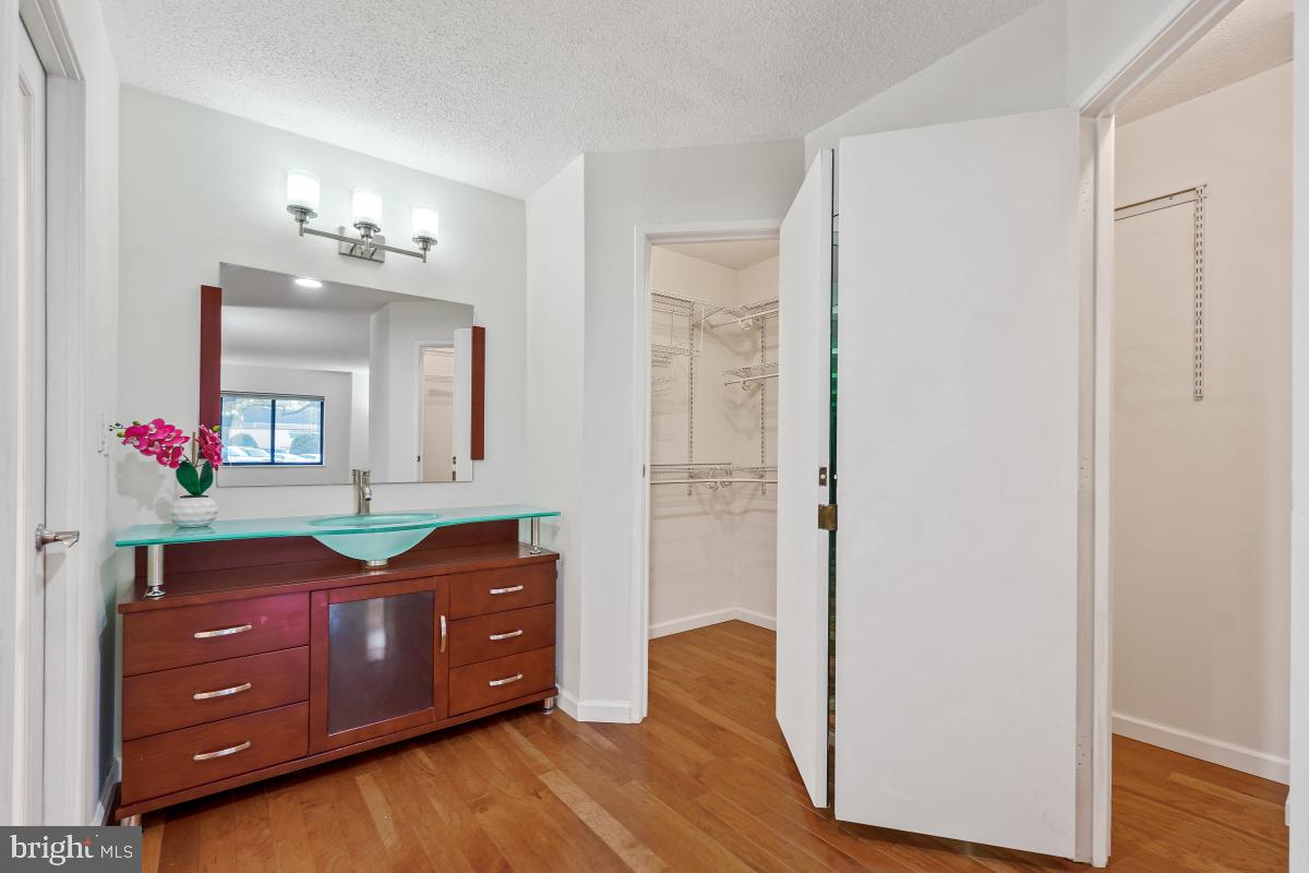 MONTEBELLO - Residential Lease