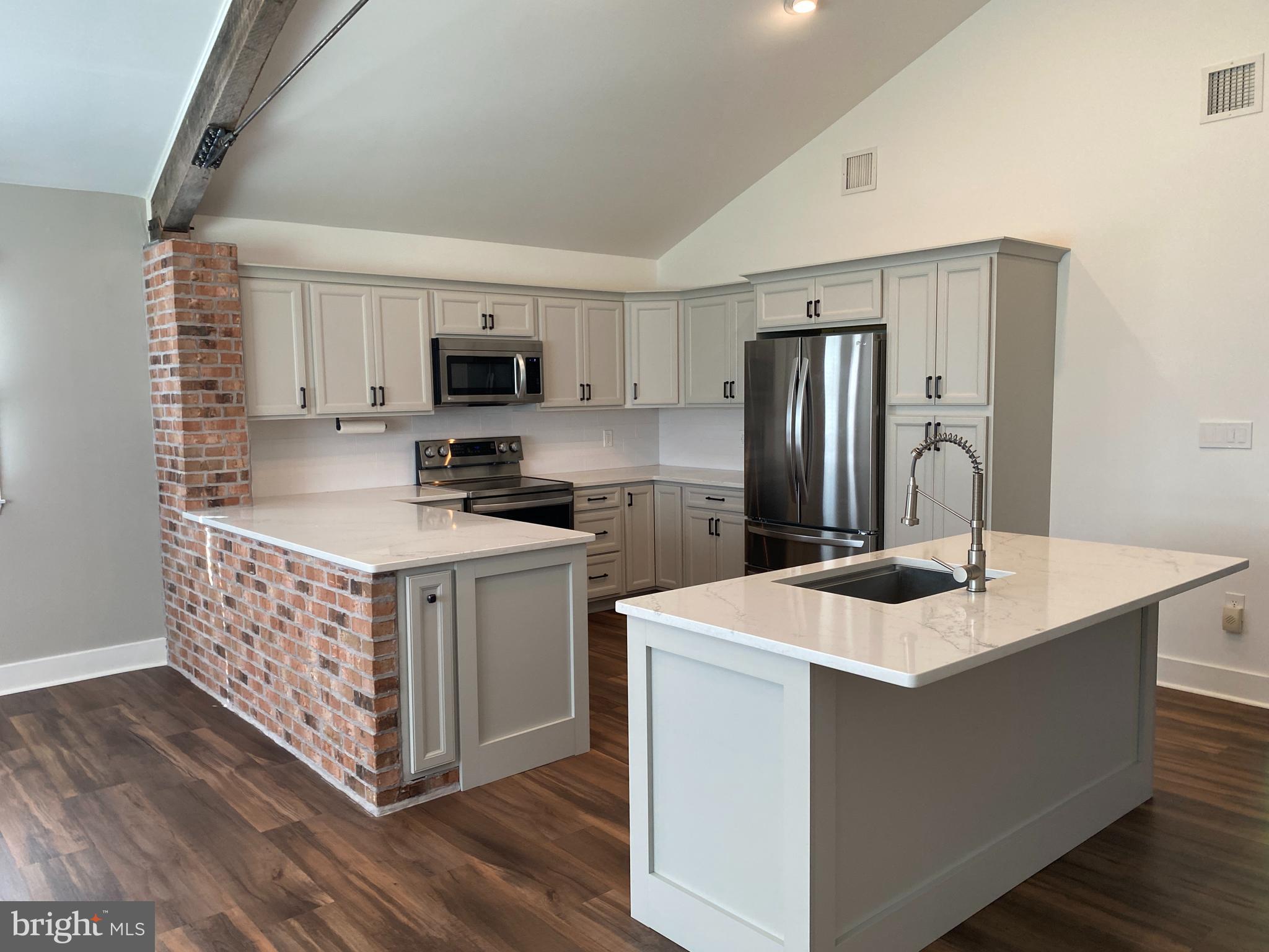 SUNNYSIDE ACRES - Residential