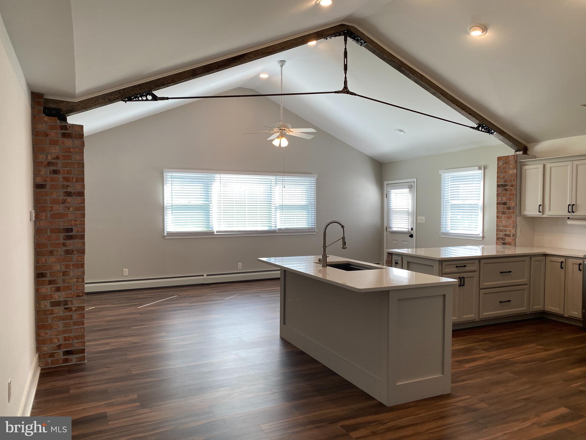 SUNNYSIDE ACRES - Residential