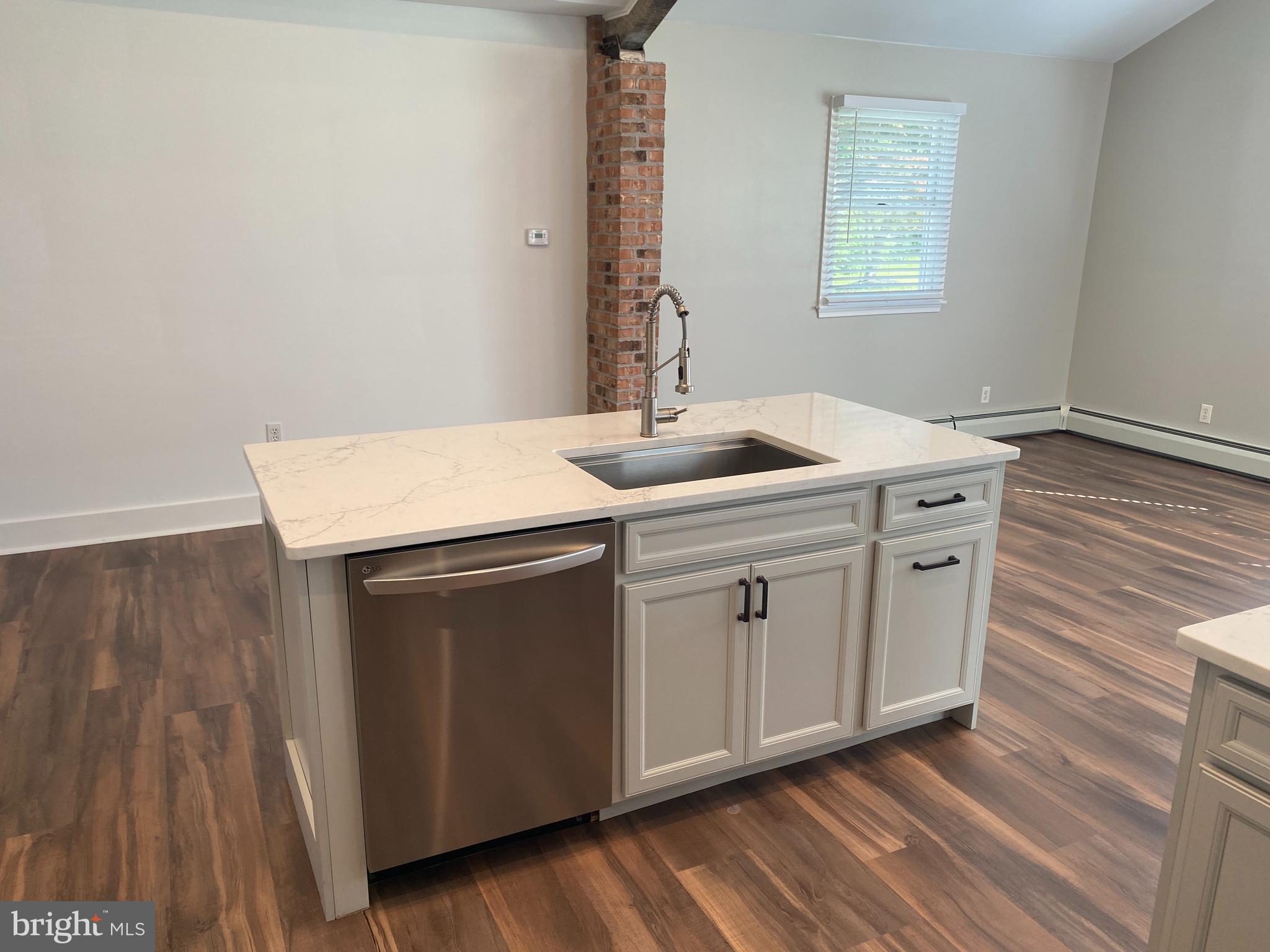 SUNNYSIDE ACRES - Residential