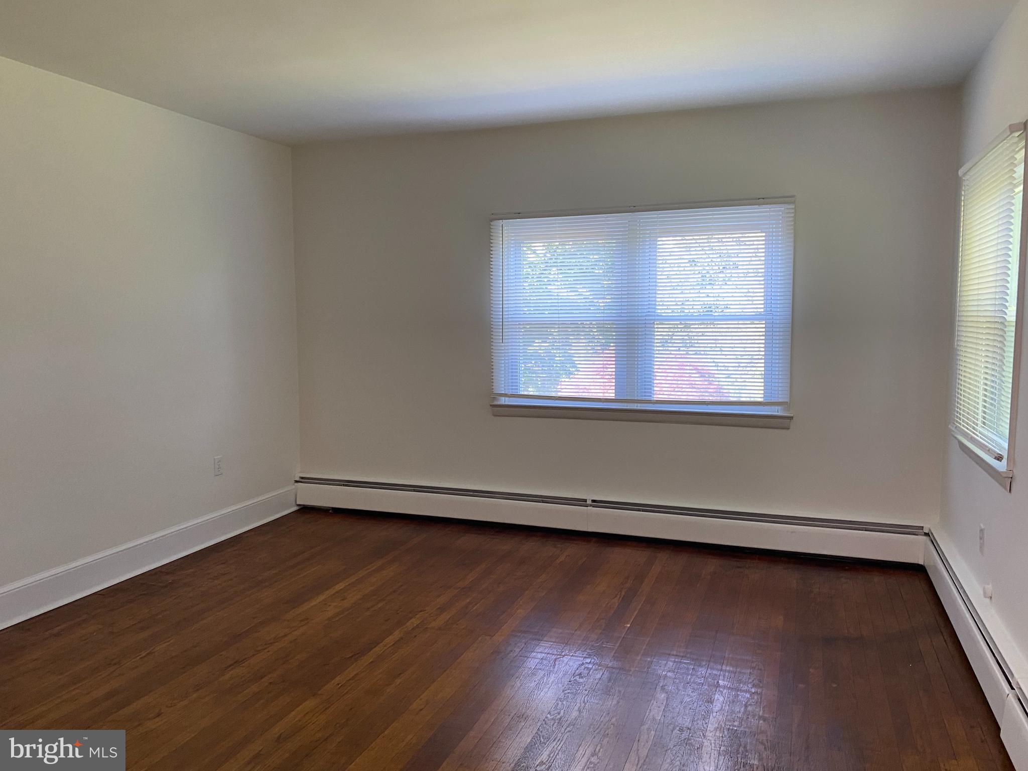 SUNNYSIDE ACRES - Residential