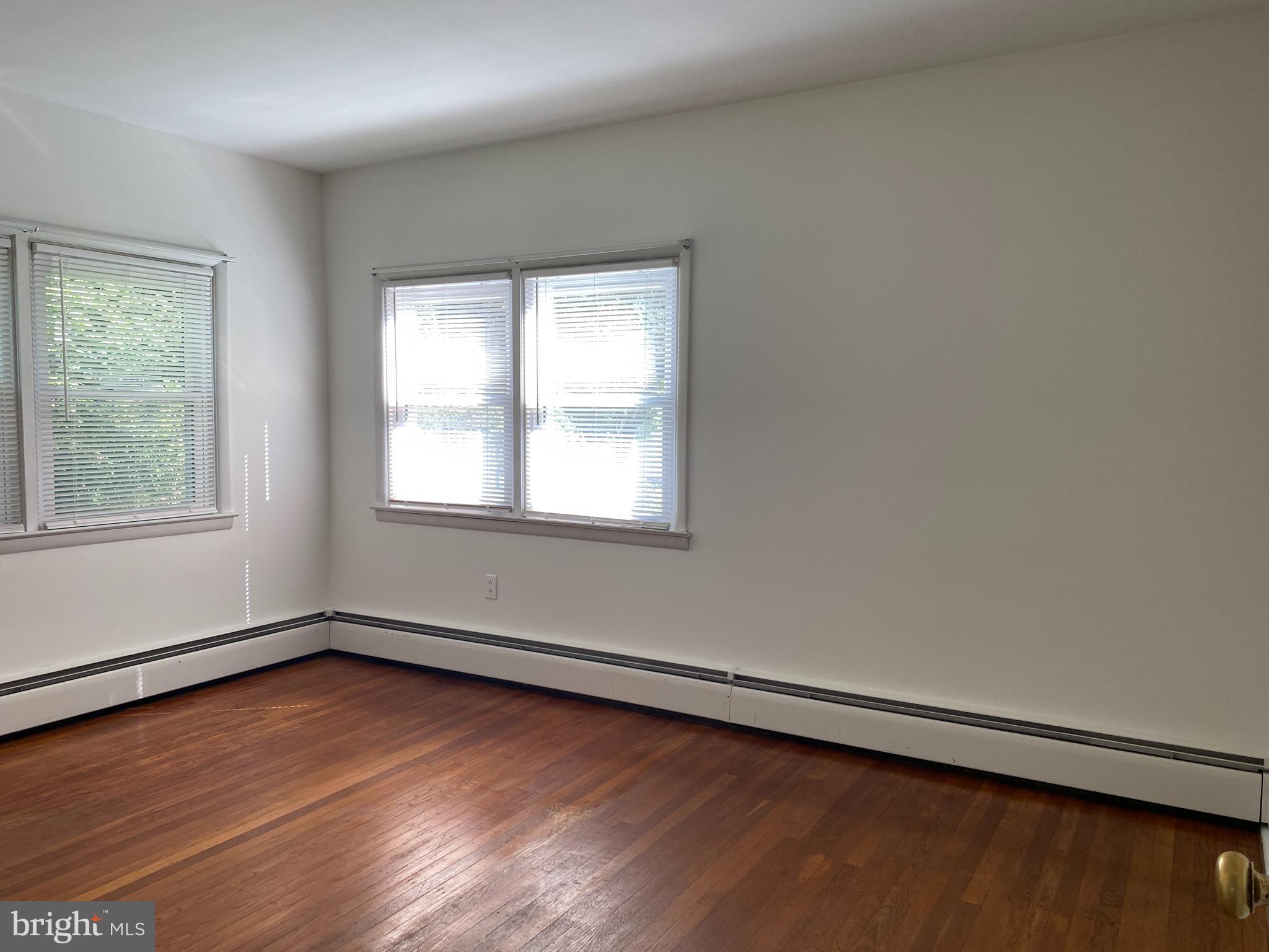 SUNNYSIDE ACRES - Residential