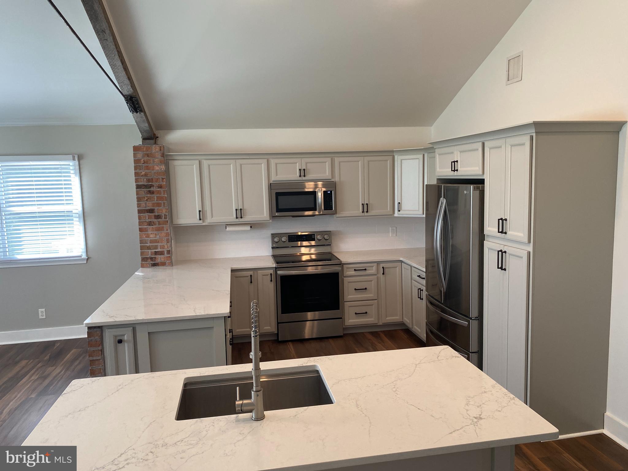 SUNNYSIDE ACRES - Residential