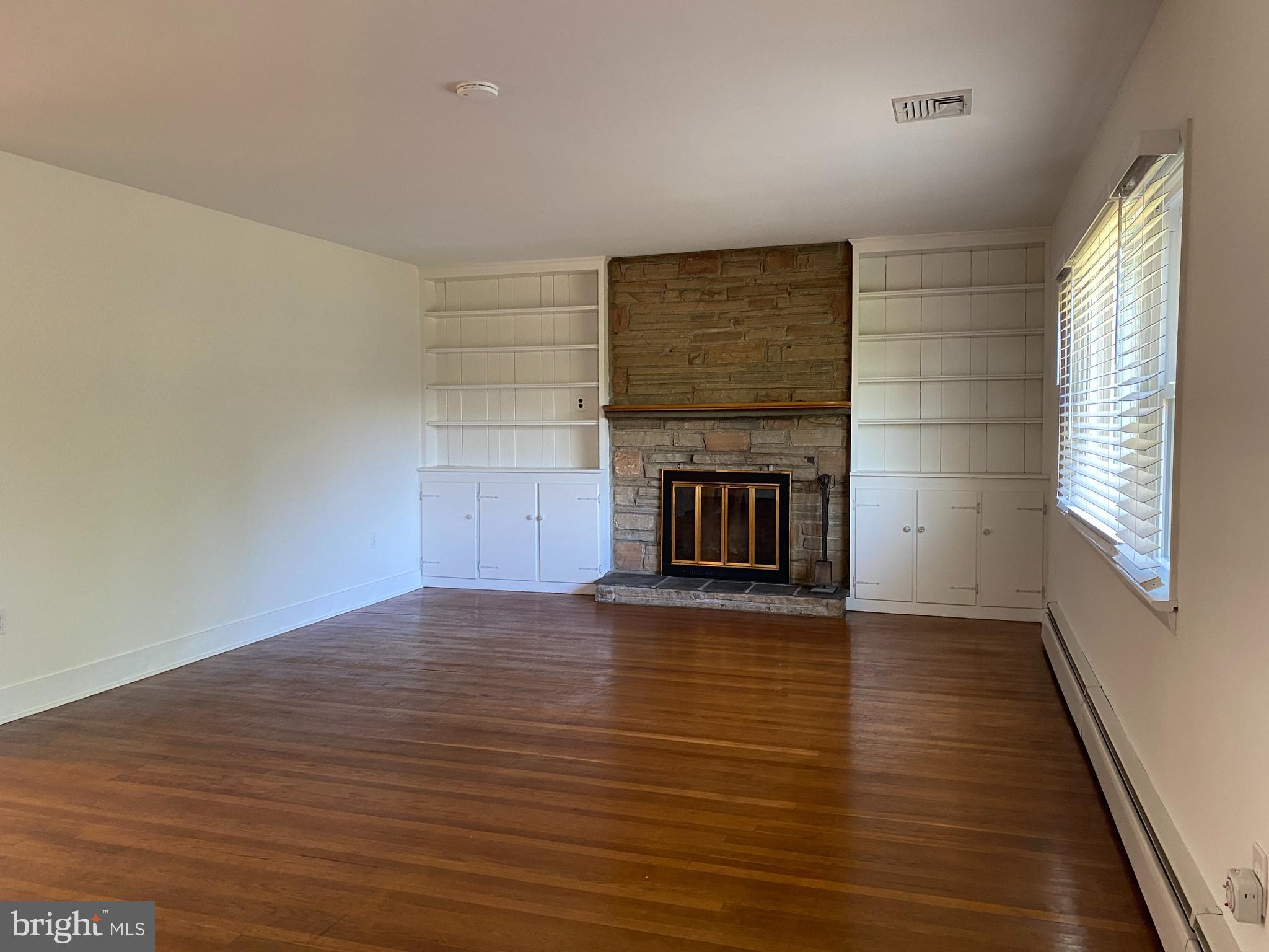 SUNNYSIDE ACRES - Residential