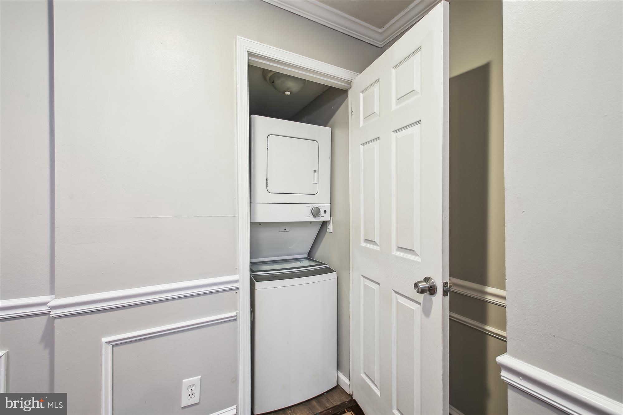 HOLLINS MARKET - Residential