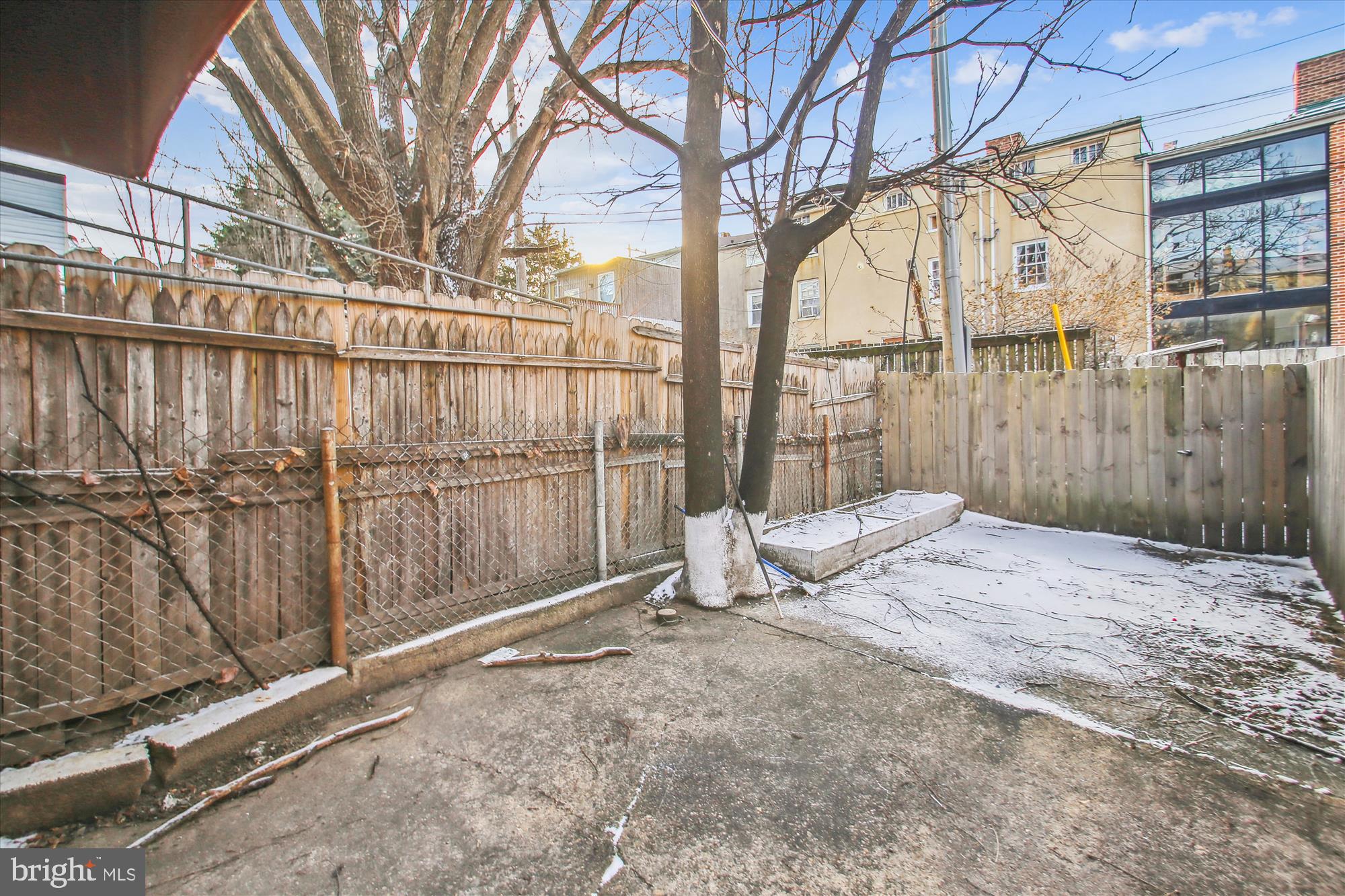 HOLLINS MARKET - Residential