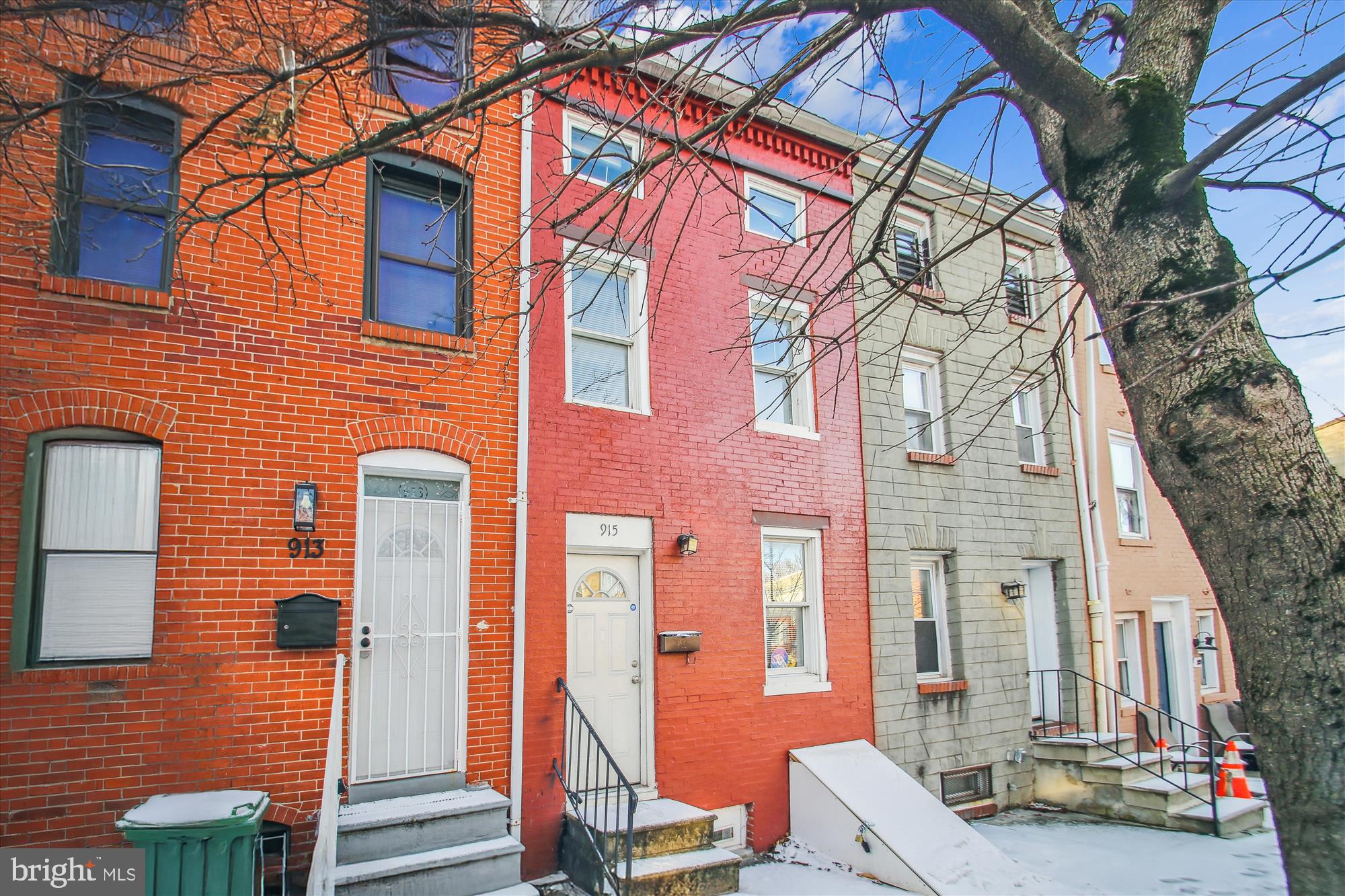 HOLLINS MARKET - Residential