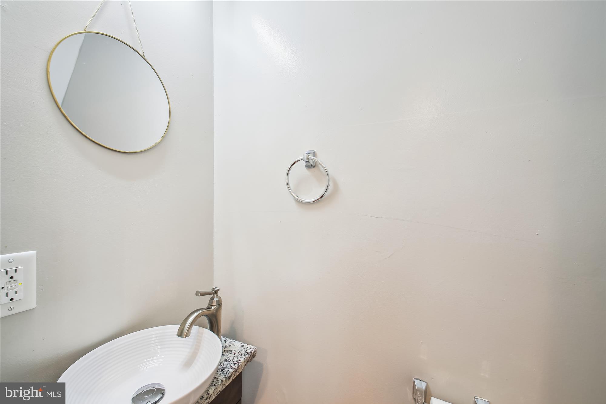 HOLLINS MARKET - Residential