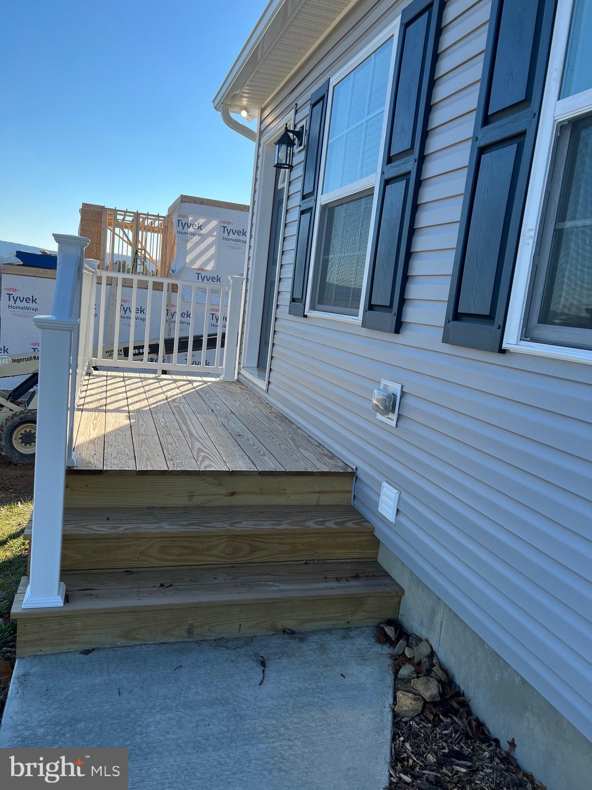 10 W WOODLAND VISTA DRIVE