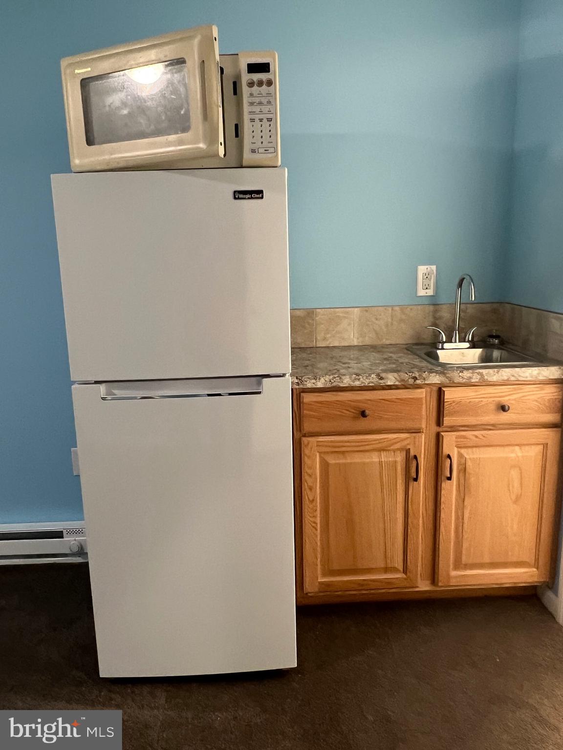 PINE VISTA ESTATES - Residential Lease