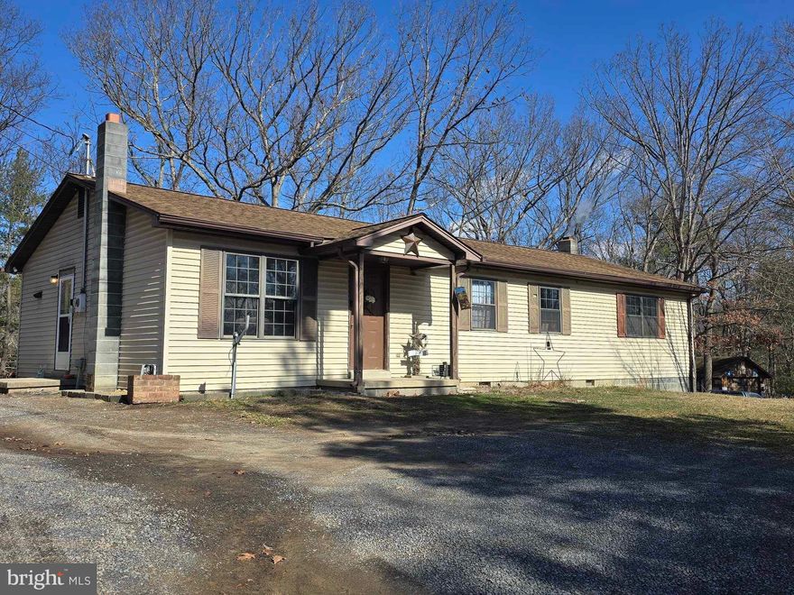 Great price on a 4 bed 2 bath house! With a little updating it could be your perfect home. Plenty of space for everyone to spread out and enjoy. Basement could make an awesome man cave! Convenient location just minutes to Petersburg.
