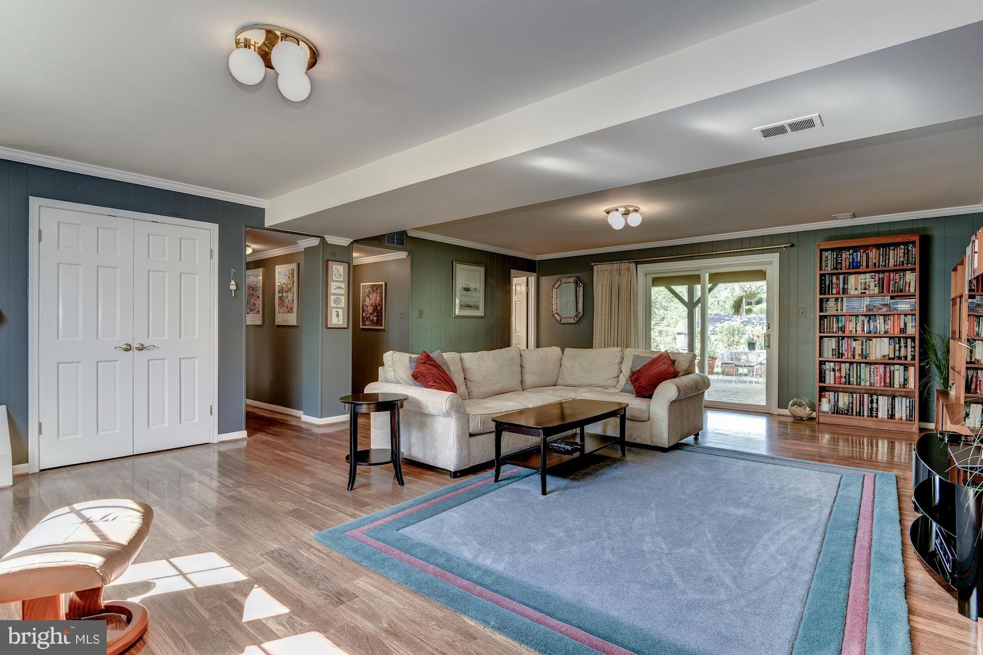 MC LEAN HAMLET - Residential