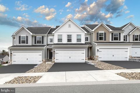 2115 HAMPDEN COURT LOT 17 ENOLA PA 17025